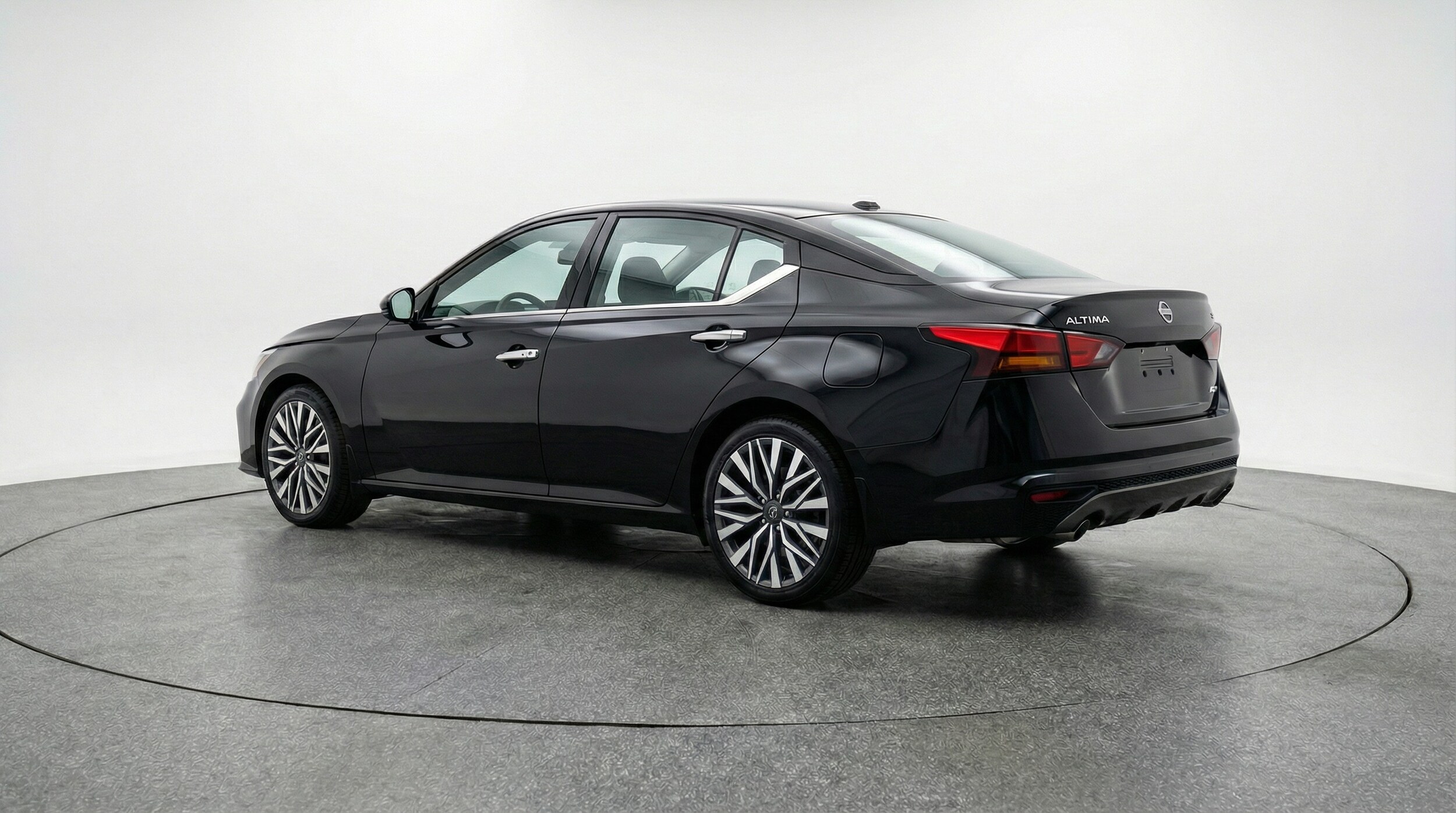 Thumbnail: 2025 Nissan Altima - 5