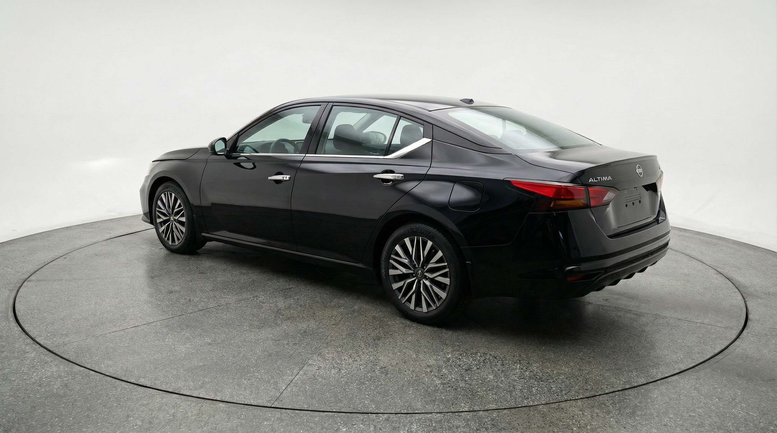 Thumbnail: 2025 Nissan Altima - 5