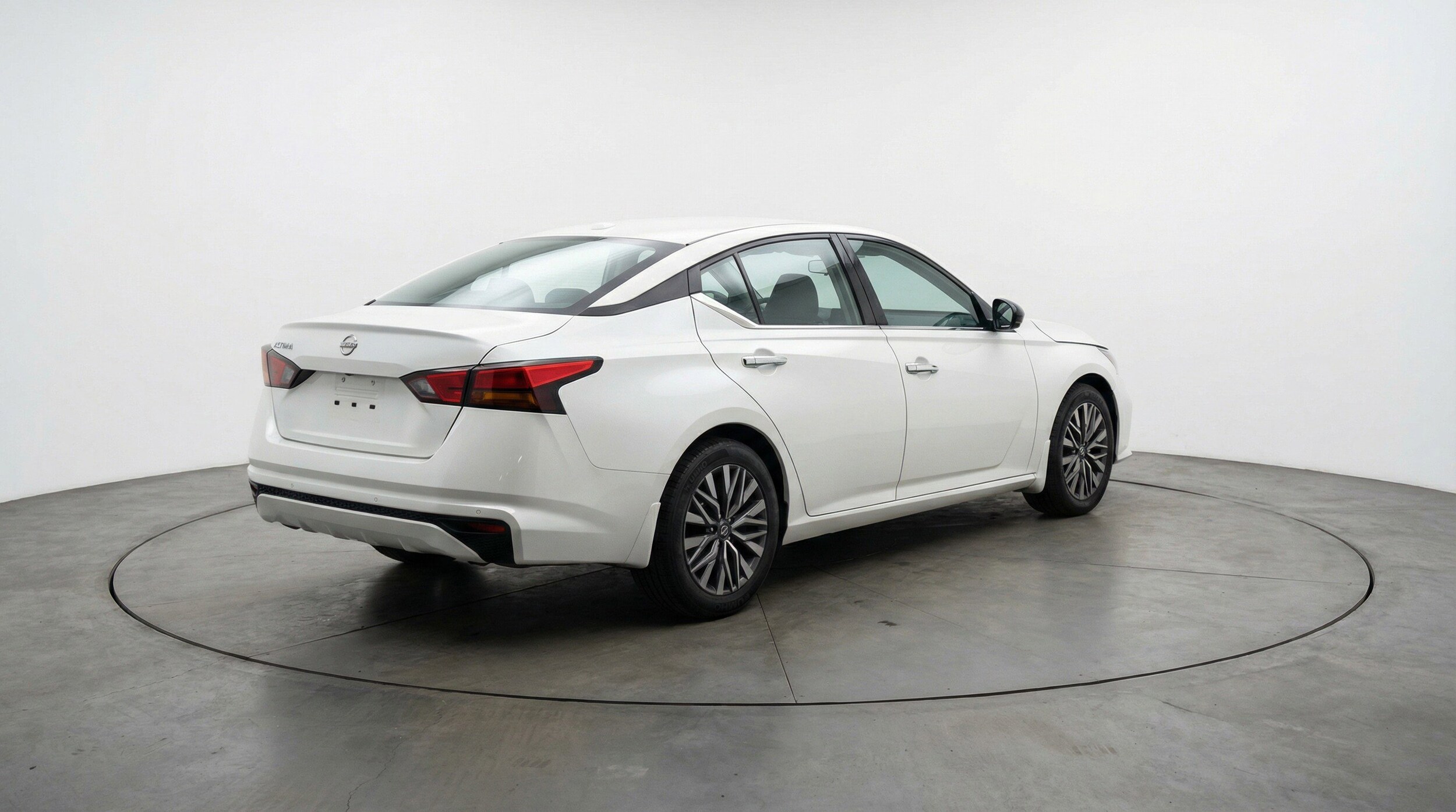 Thumbnail: 2025 Nissan Altima - 9