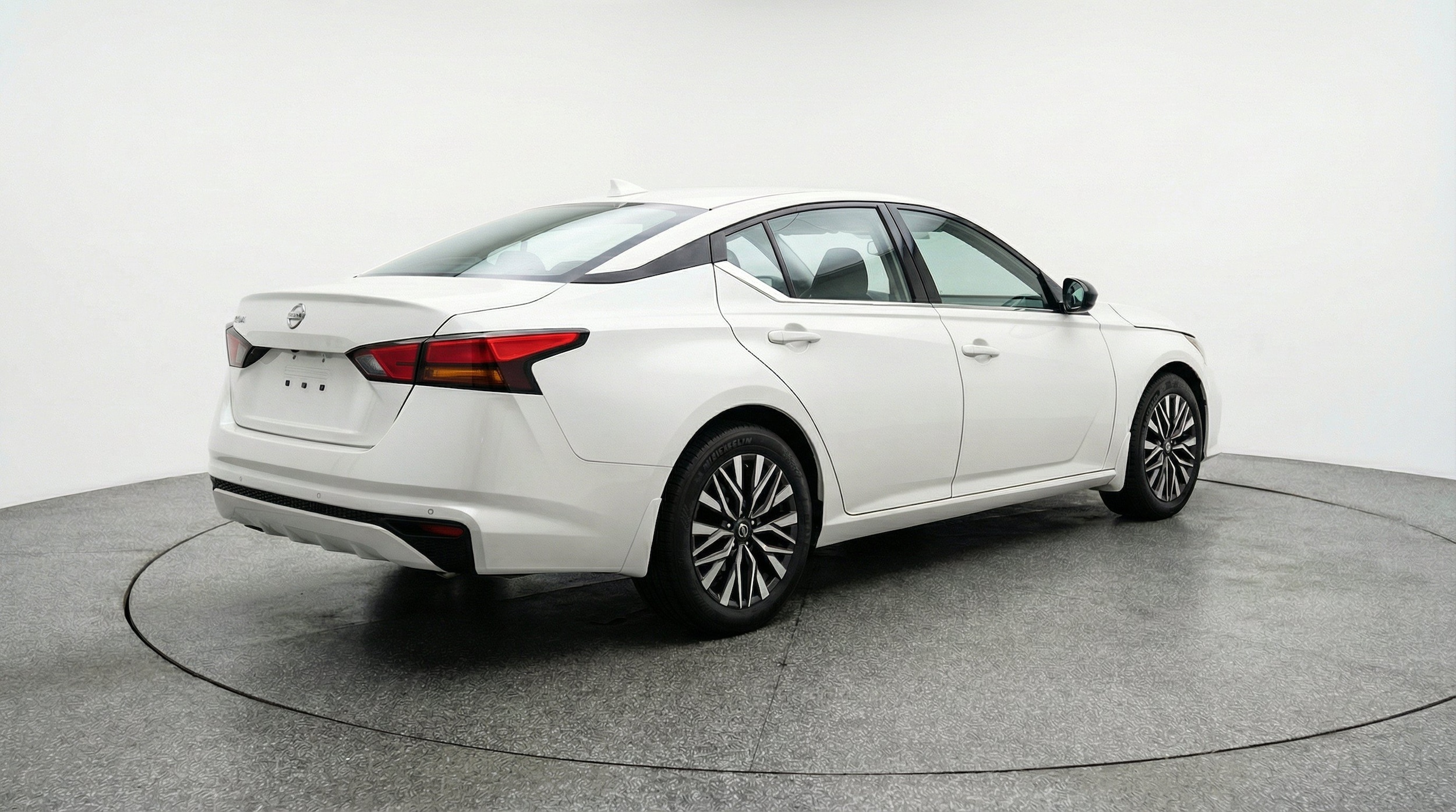 Thumbnail: 2025 Nissan Altima - 9