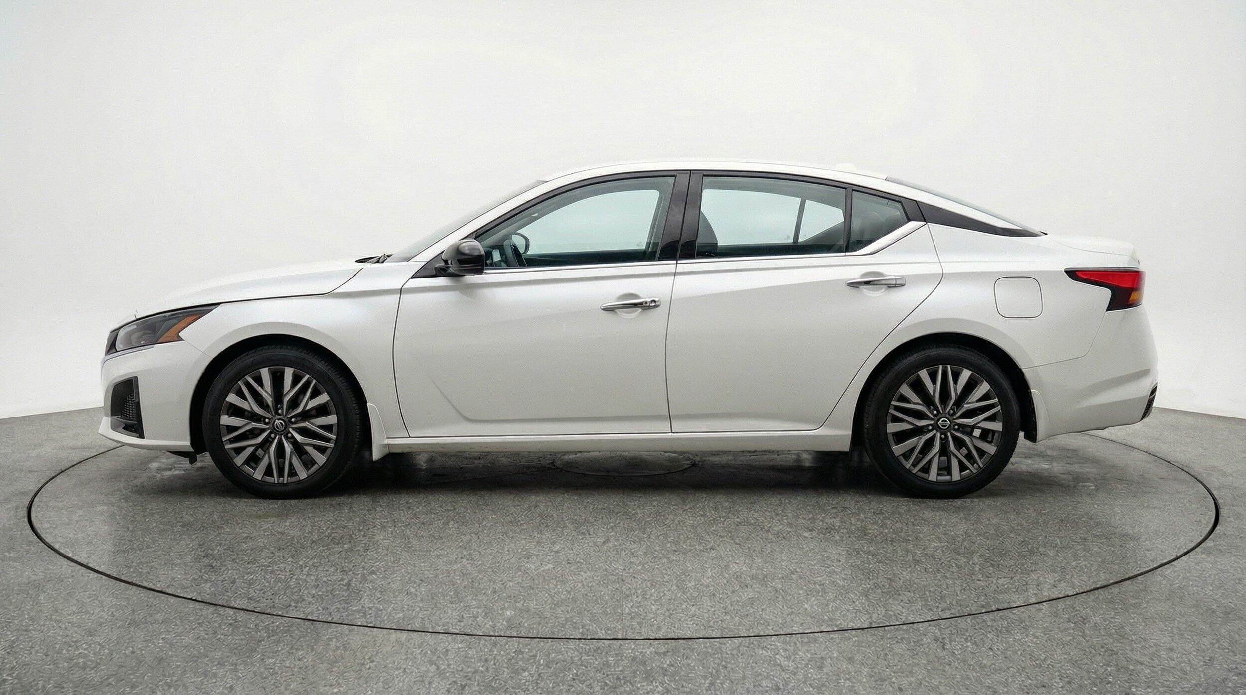 Thumbnail: 2025 Nissan Altima - 4