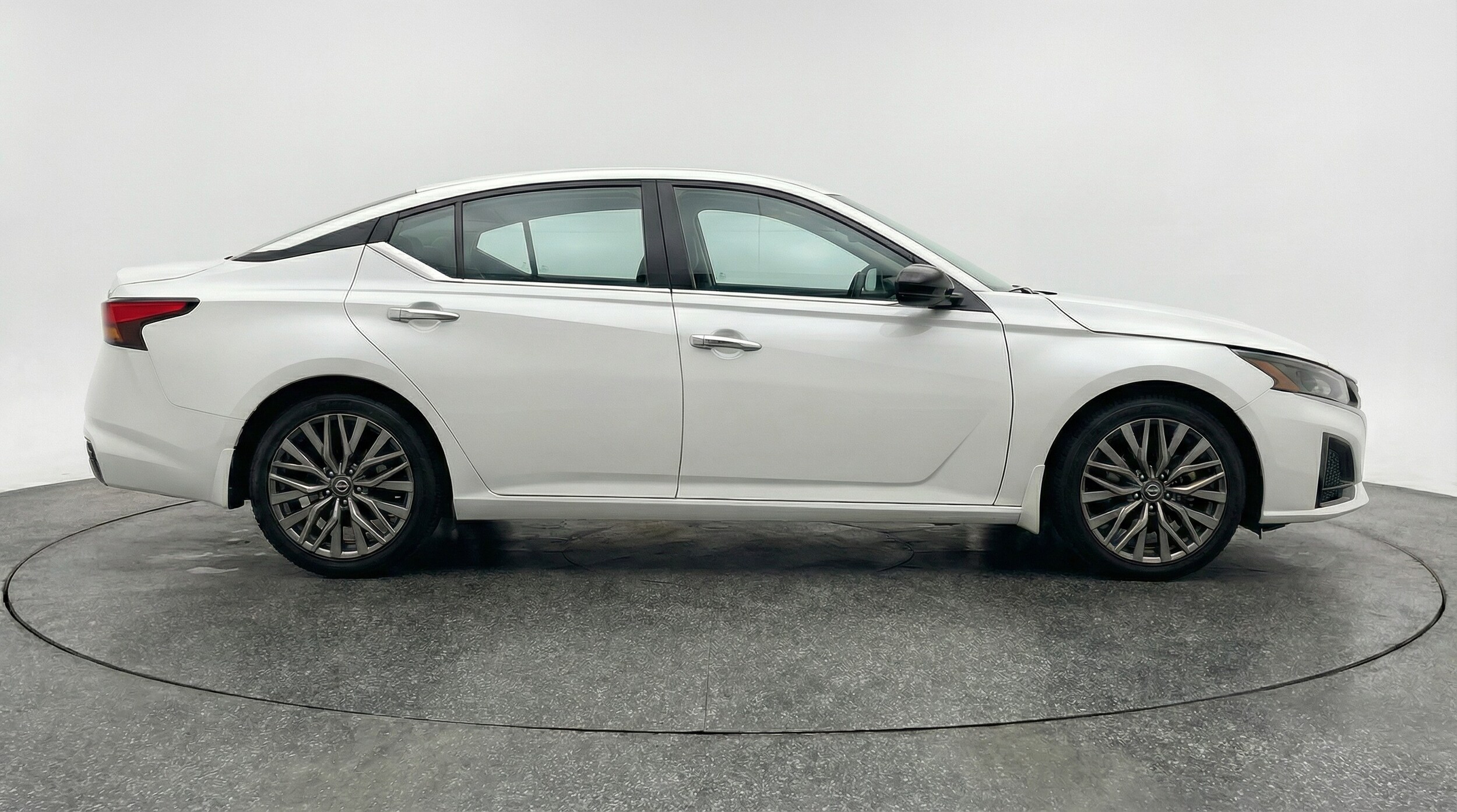 Thumbnail: 2025 Nissan Altima - 8