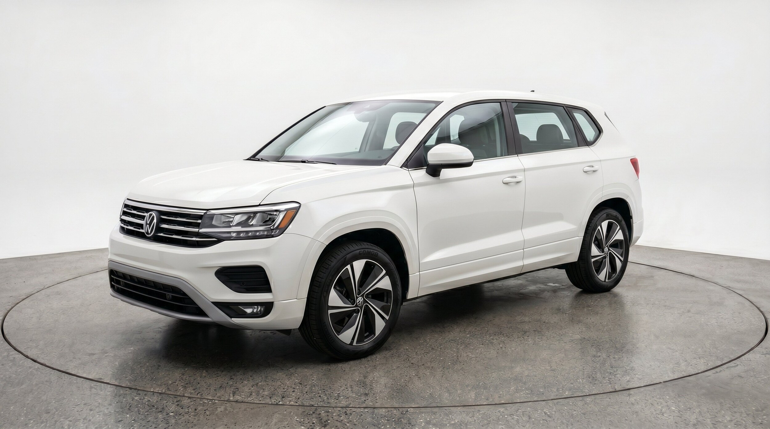 Thumbnail: 2025 Volkswagen Taos - 3
