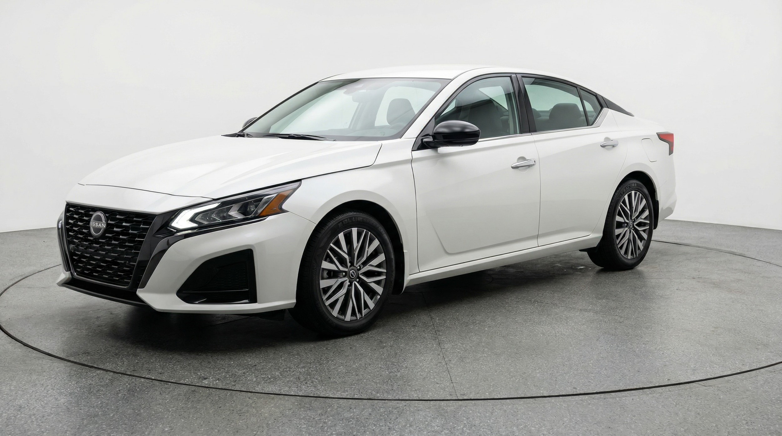 Thumbnail: 2025 Nissan Altima - 3