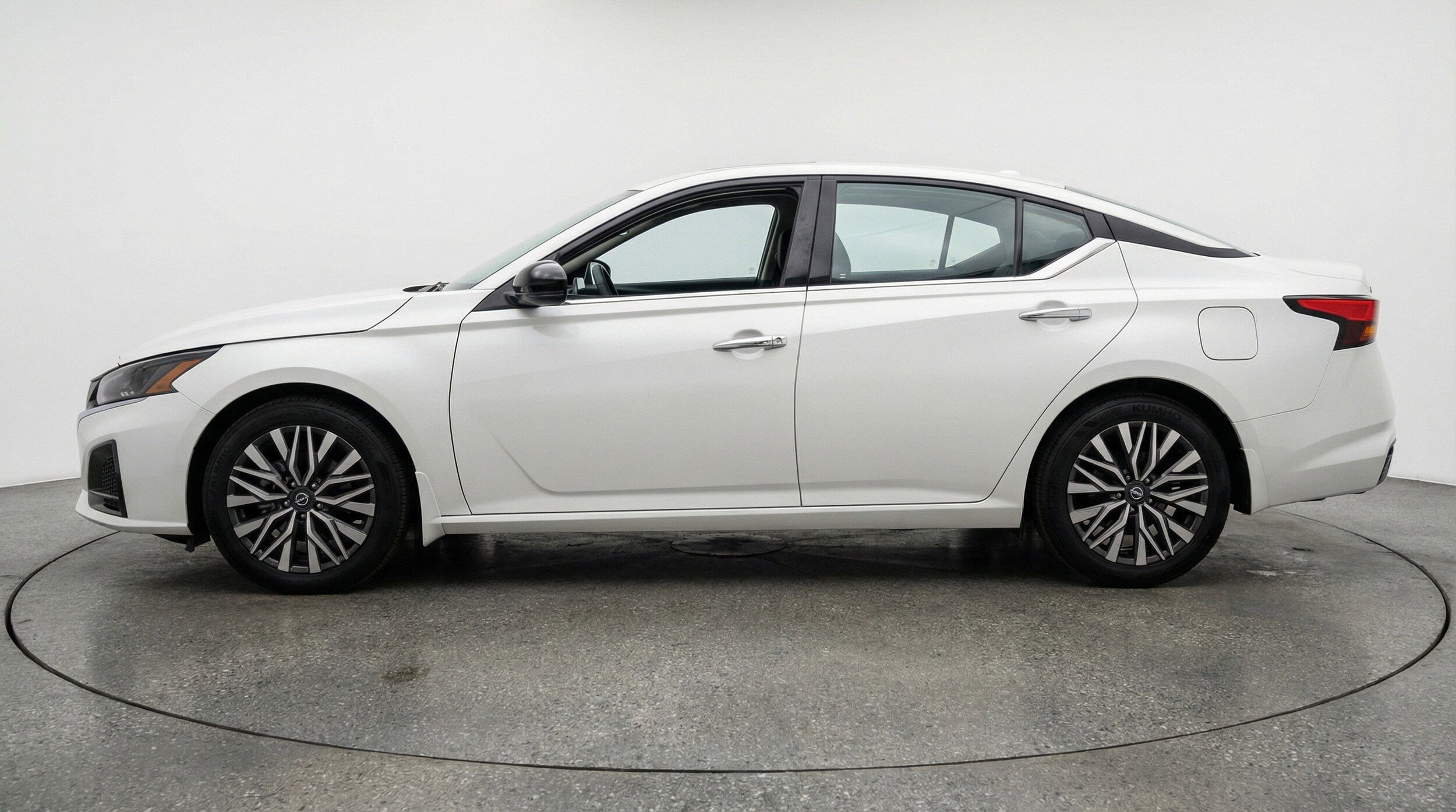 Thumbnail: 2025 Nissan Altima - 5