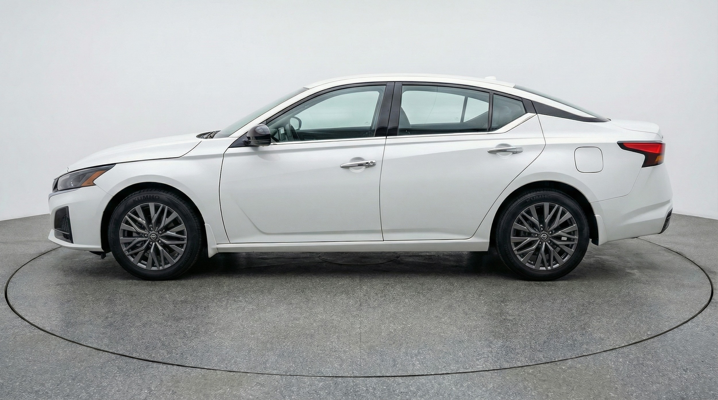 Thumbnail: 2025 Nissan Altima - 4