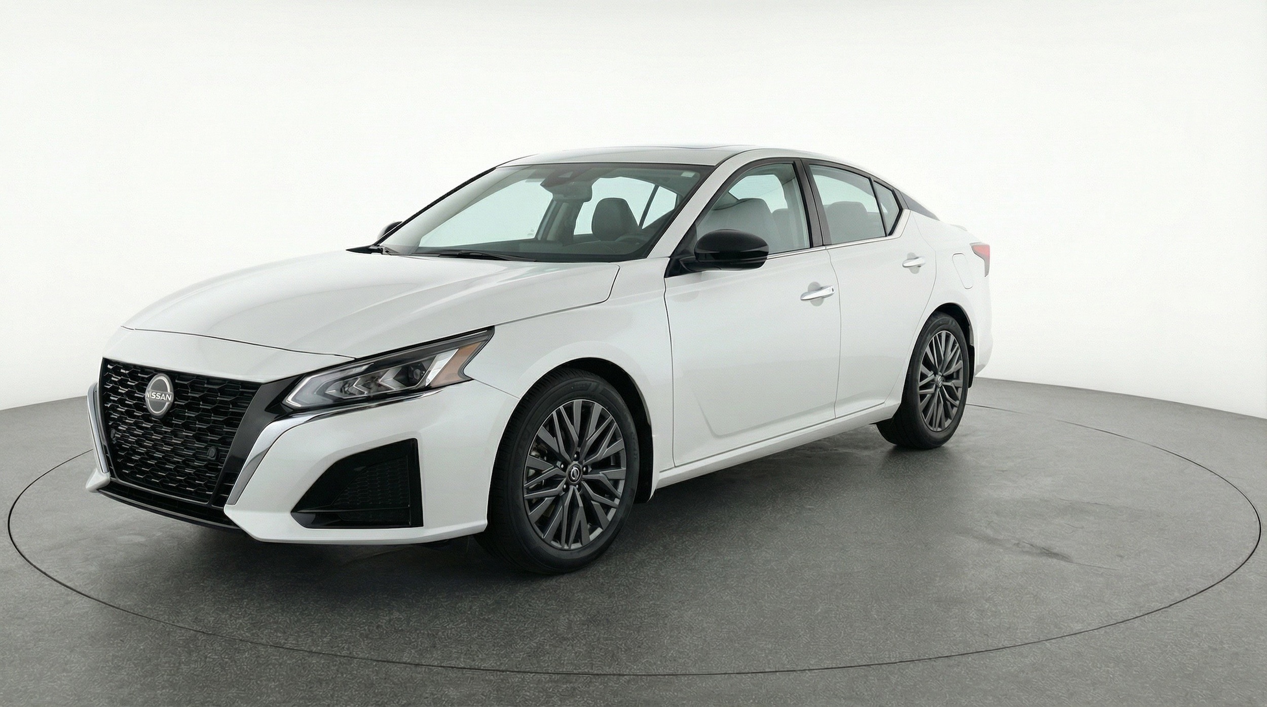 Thumbnail: 2025 Nissan Altima - 3