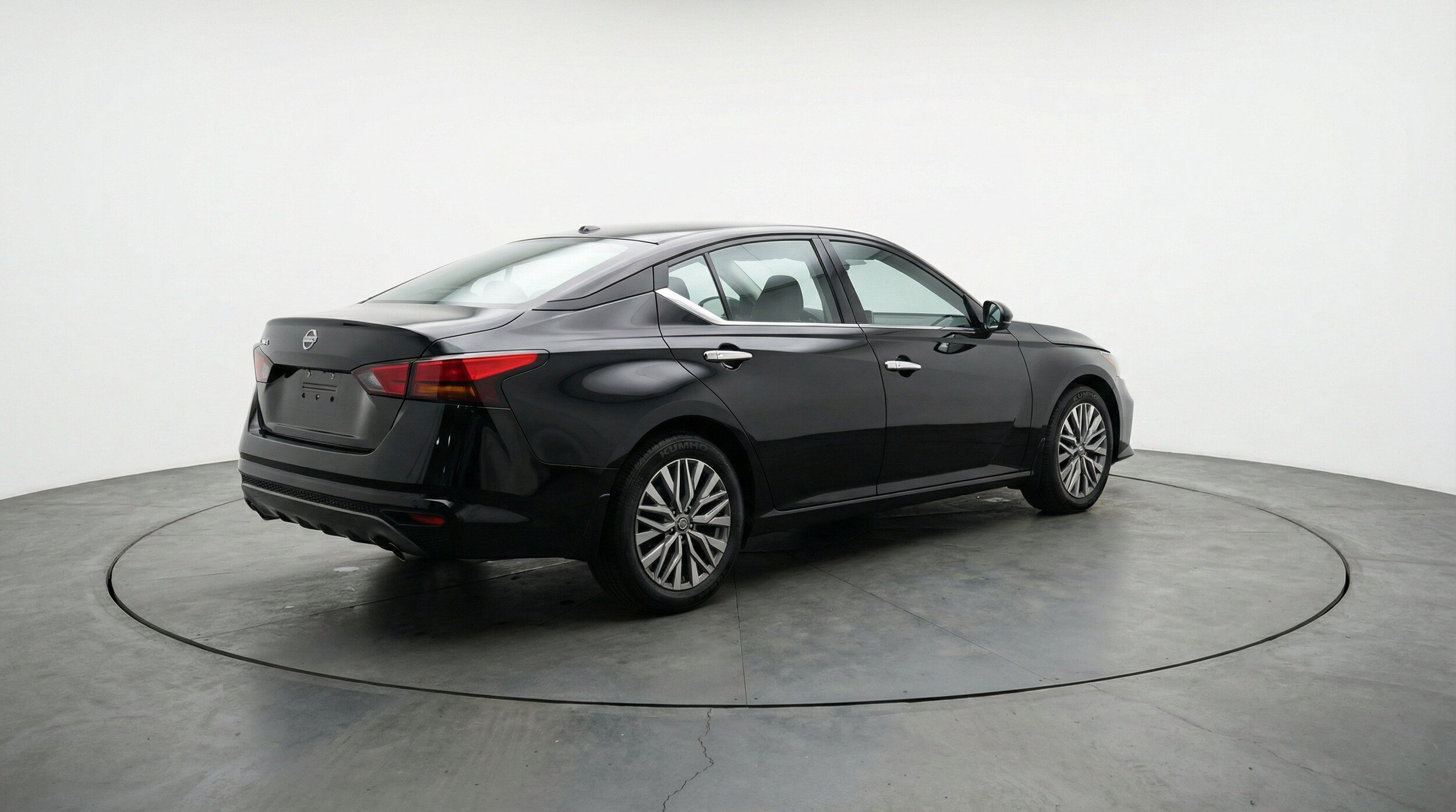 Thumbnail: 2025 Nissan Altima - 9