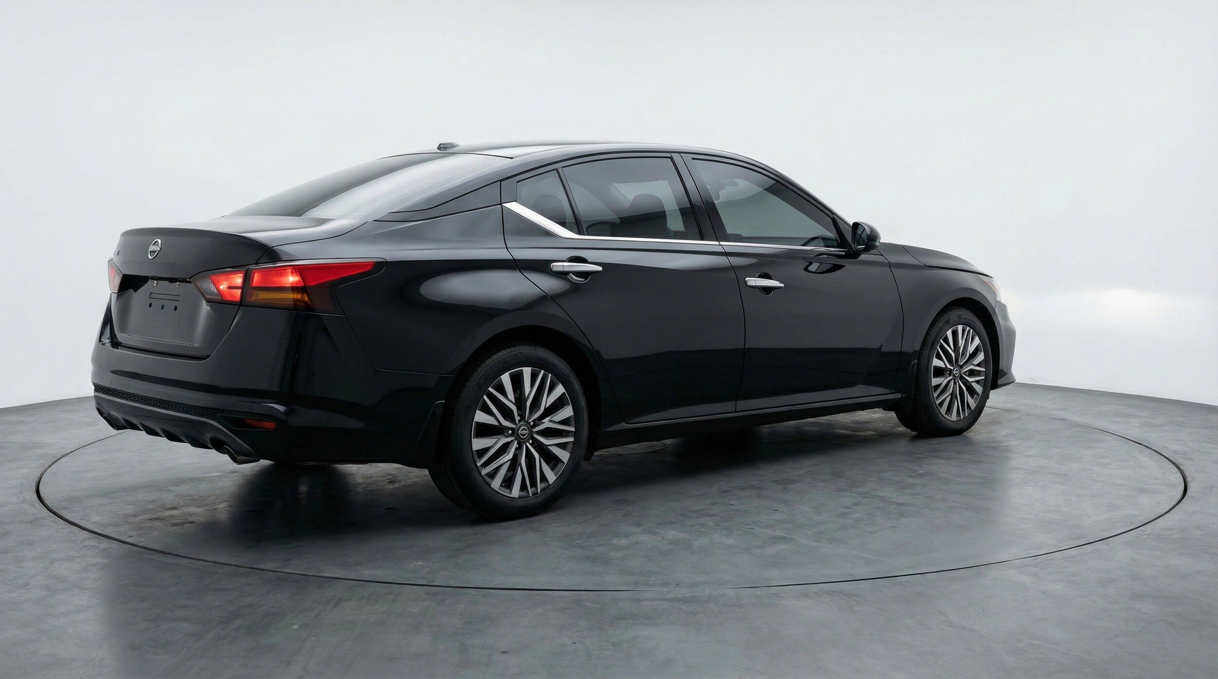 Thumbnail: 2025 Nissan Altima - 9