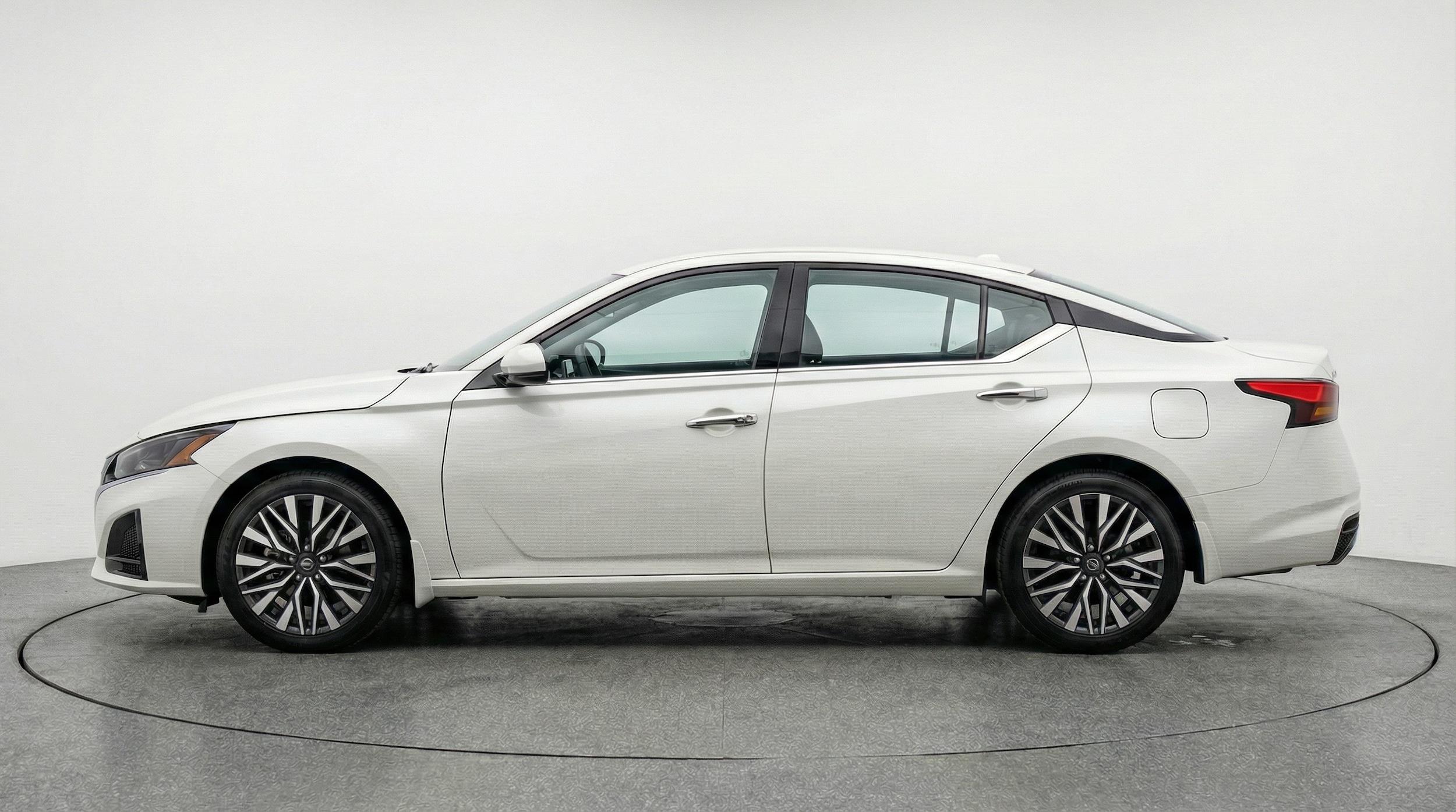 Thumbnail: 2025 Nissan Altima - 4