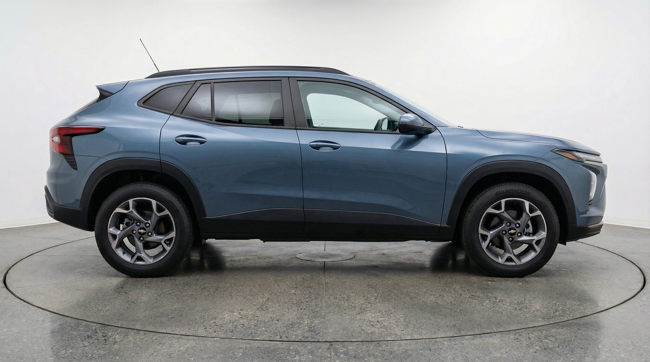 Thumbnail: 2025 Chevrolet Trax - 8