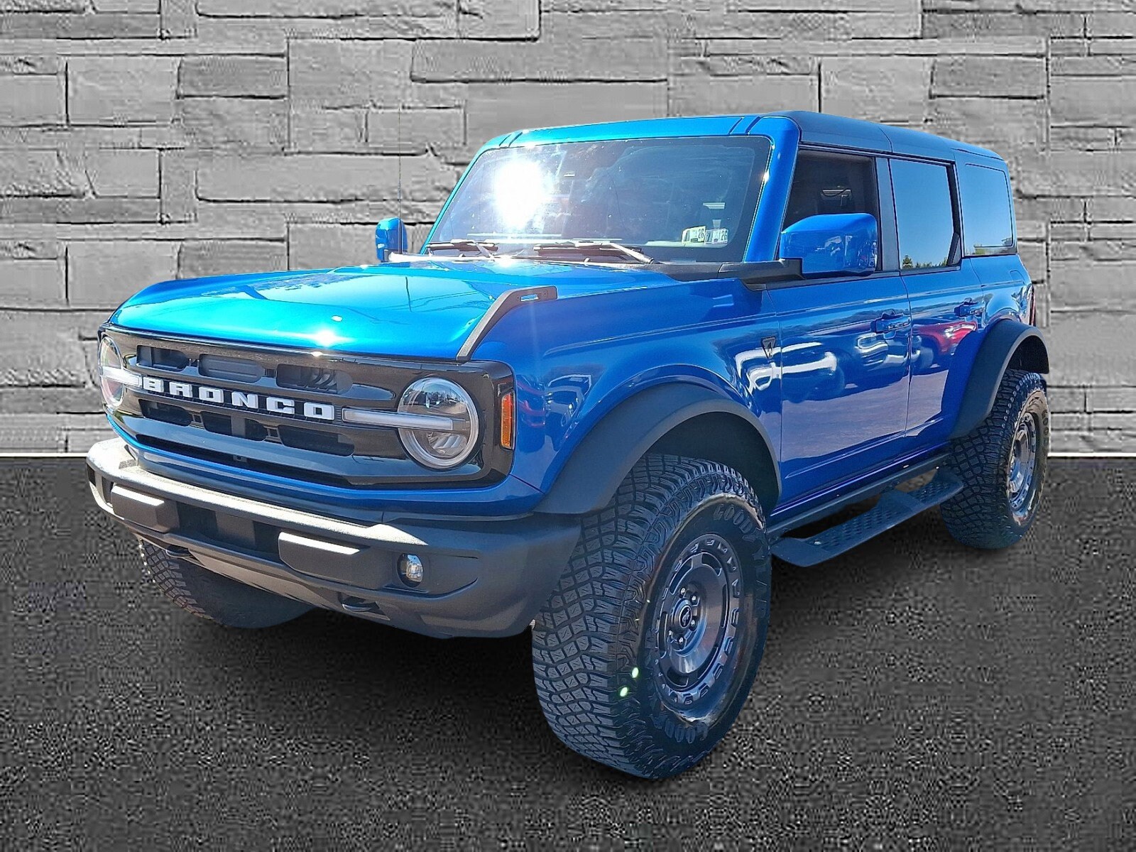 2024 Ford Bronco Outer Banks photo 4
