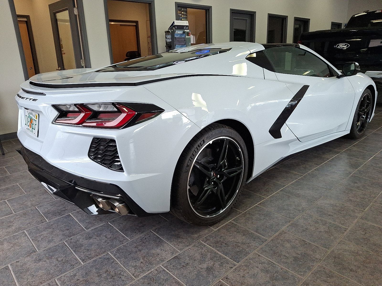 2020 Chevrolet Corvette 2LT - Photo 11