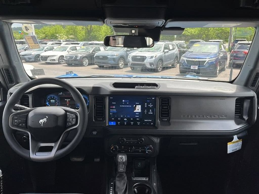 2025 Ford Bronco 4-Door Base - Photo 11