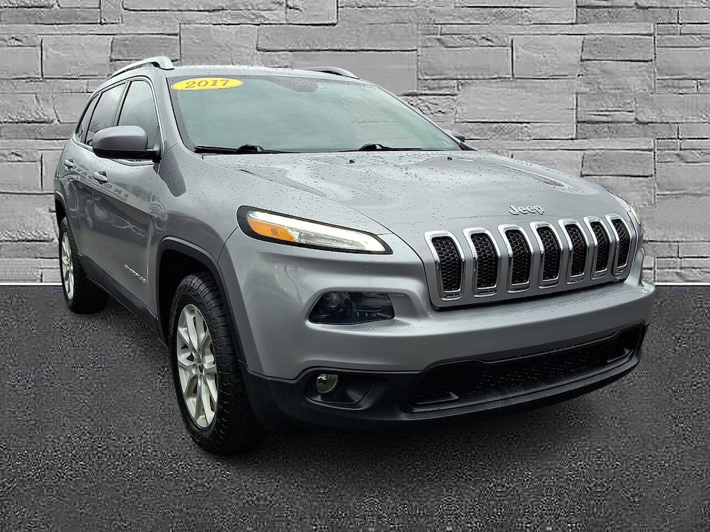 Certified 2017 Jeep Cherokee Latitude SUV
