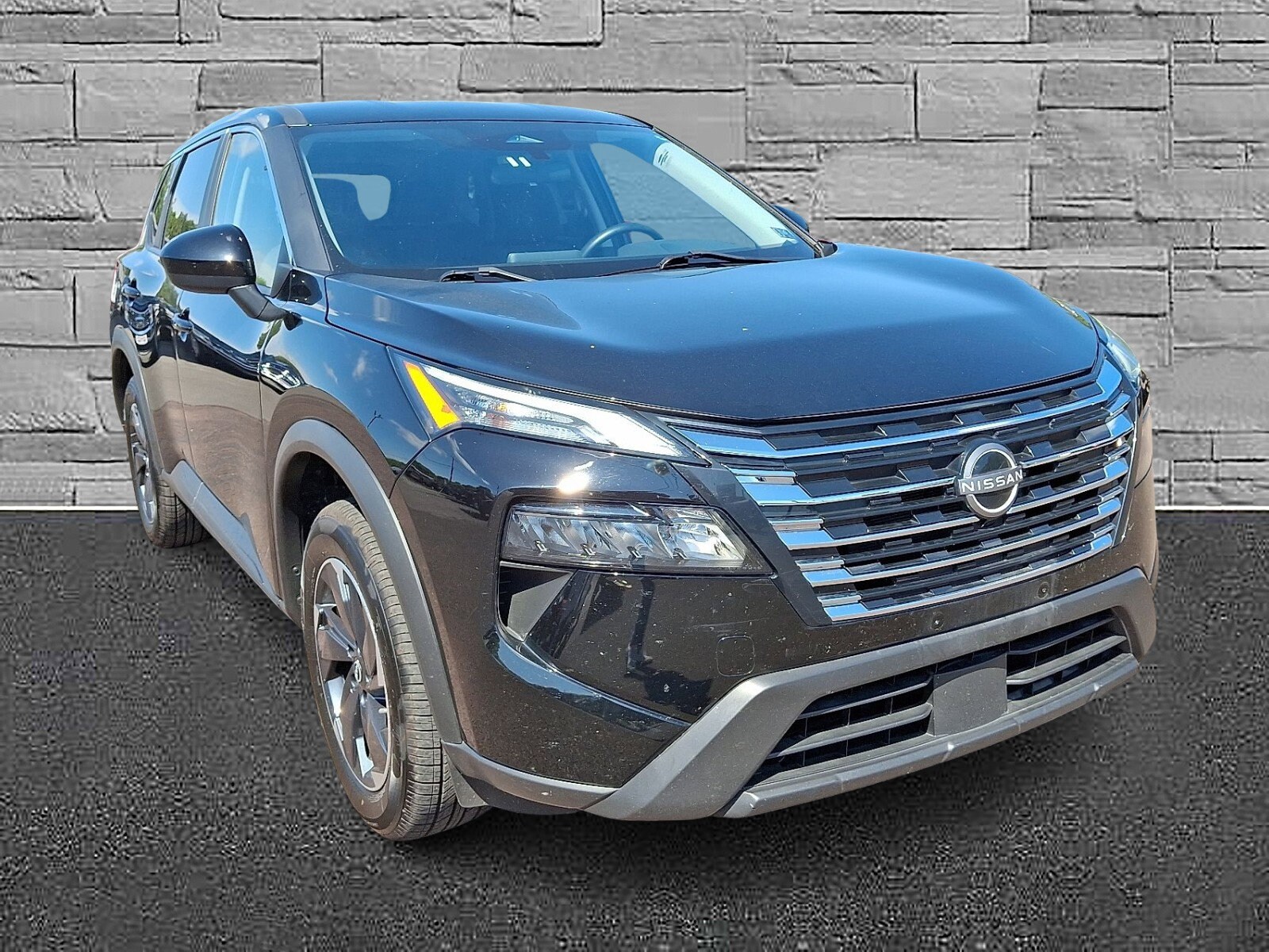 2024 Nissan Rogue SV photo 2