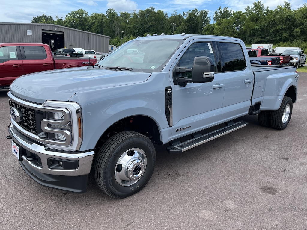 New 2026 Ford Super Duty F-350® Lariat® TRUCK