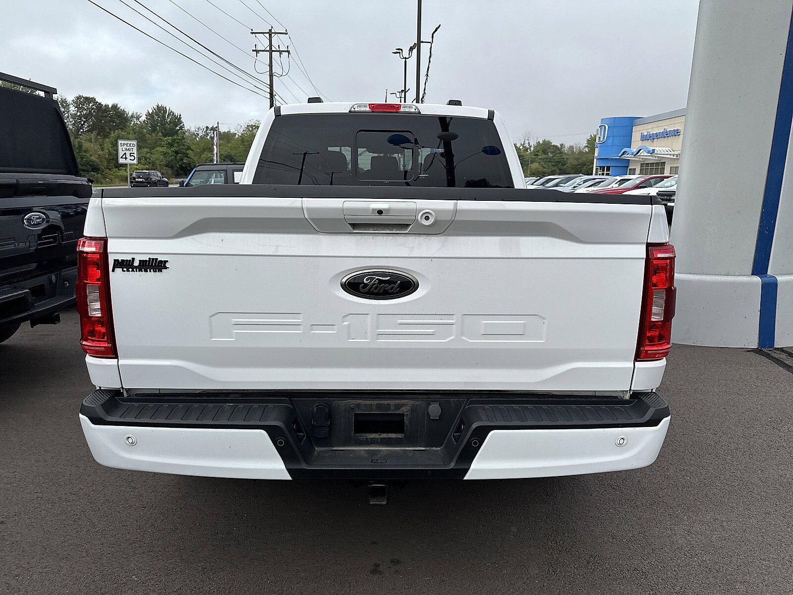 2023 Ford F-150 XLT photo 3