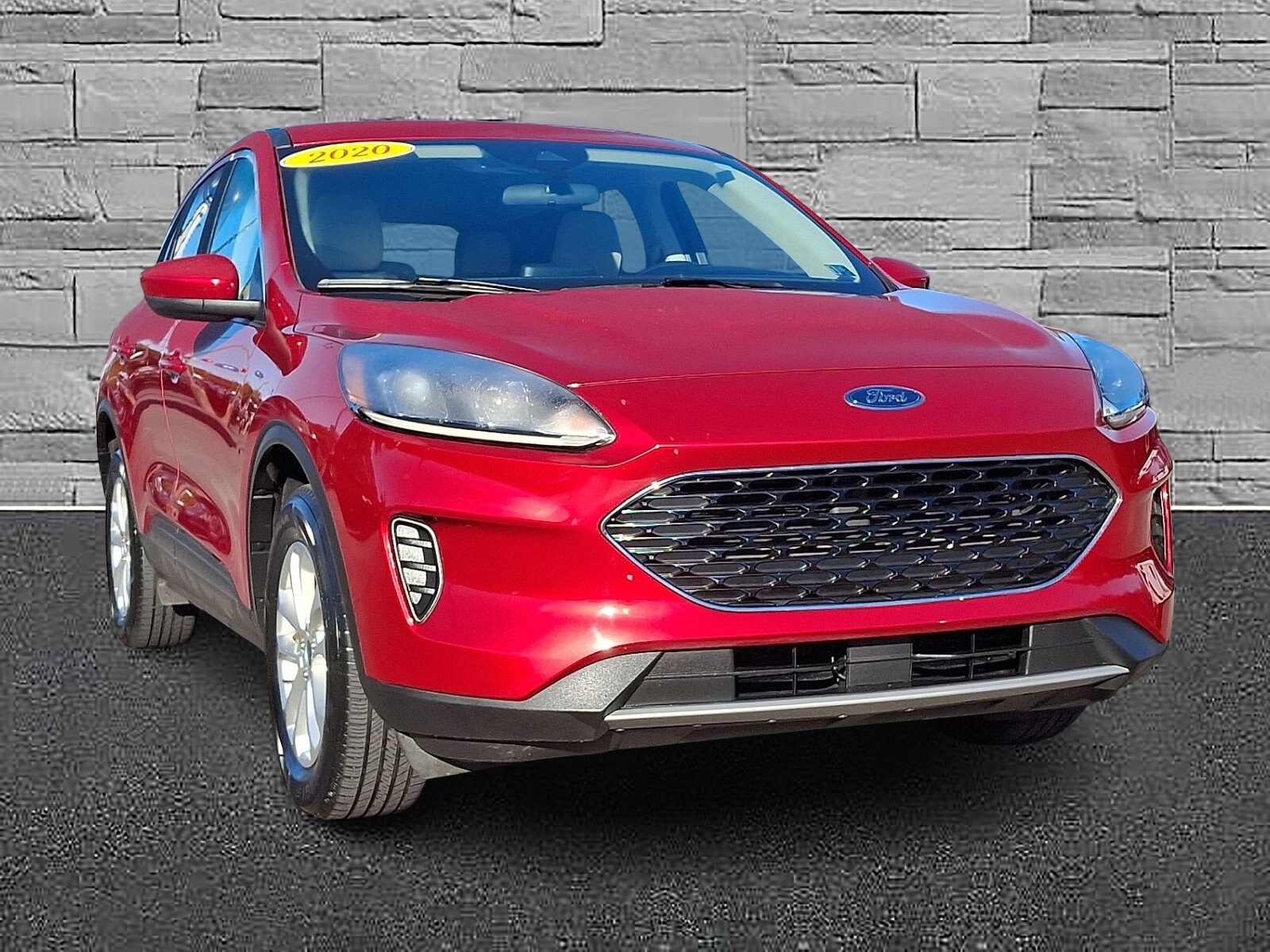 2020 Ford Escape SE photo 2