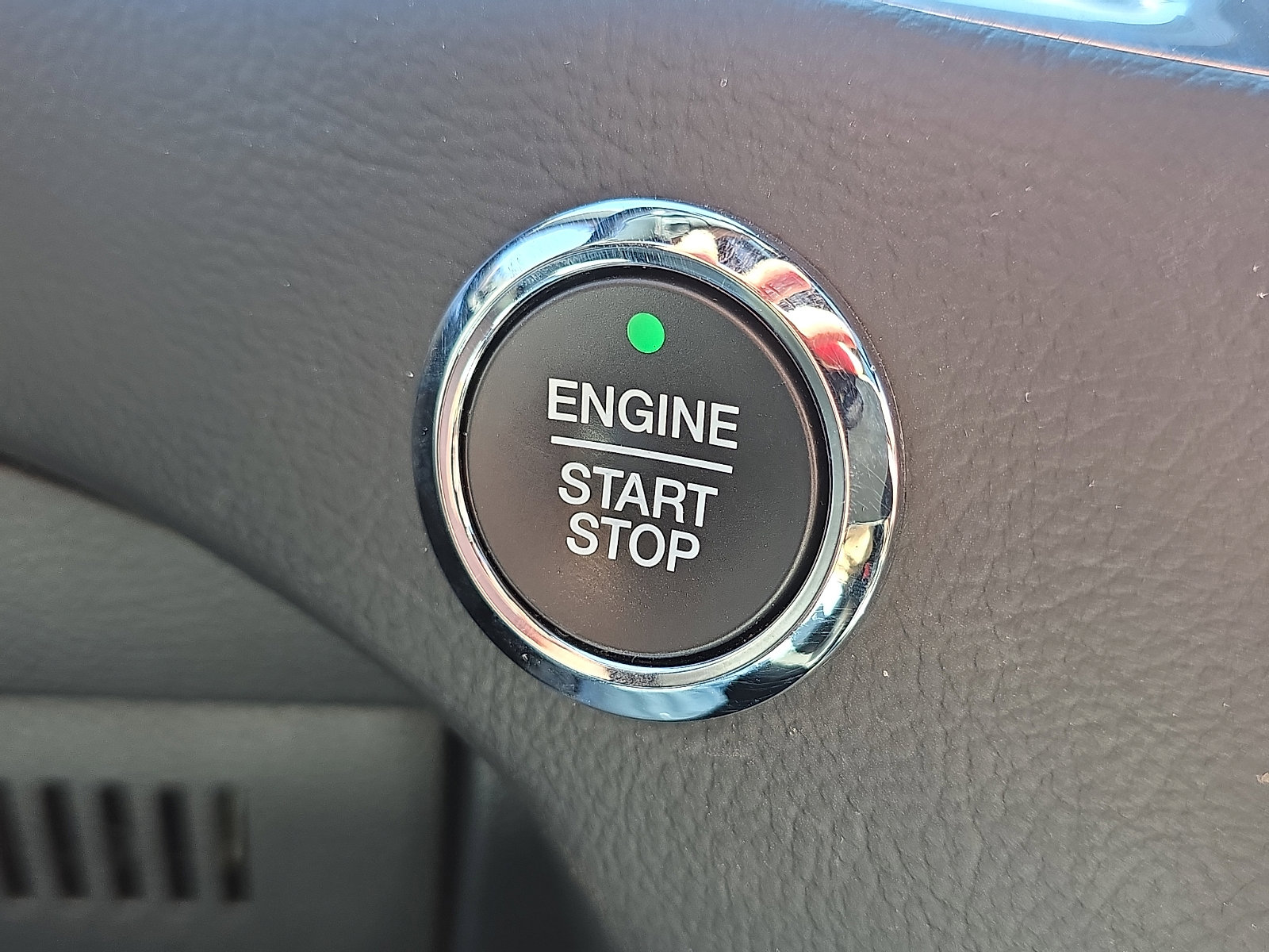 2022 Ford Edge ST - Photo 36
