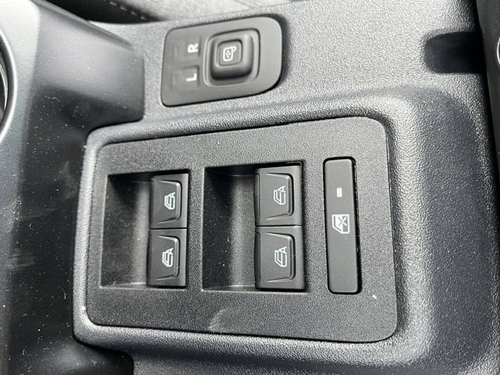 2025 Ford Bronco 4-Door Base - Photo 21