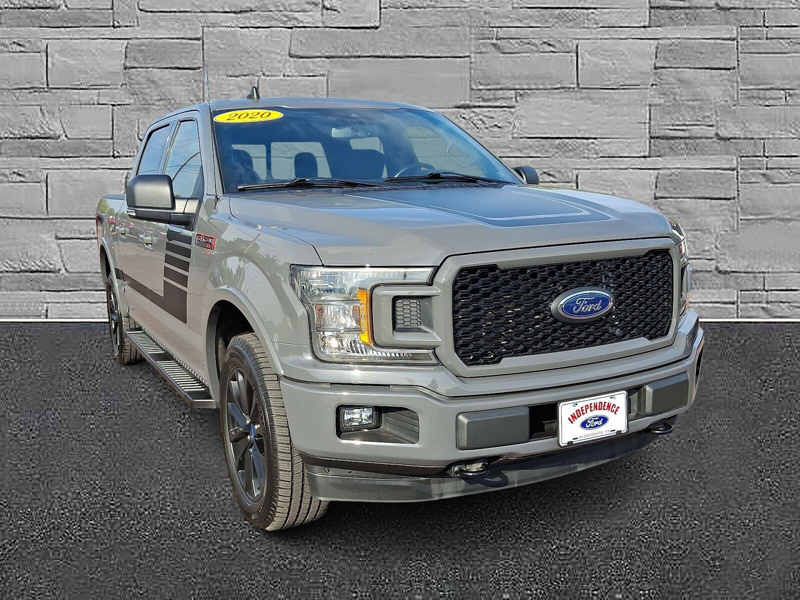 2020 Ford F-150 XLT photo 2