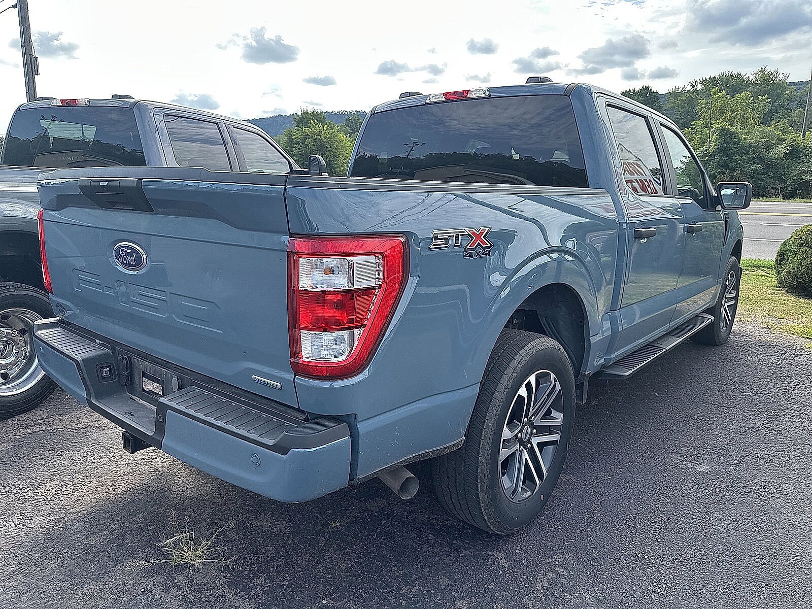 2023 Ford F-150 XL photo 2