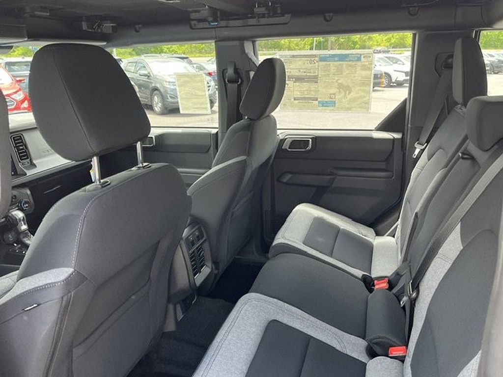 2025 Ford Bronco 4-Door Base - Photo 23