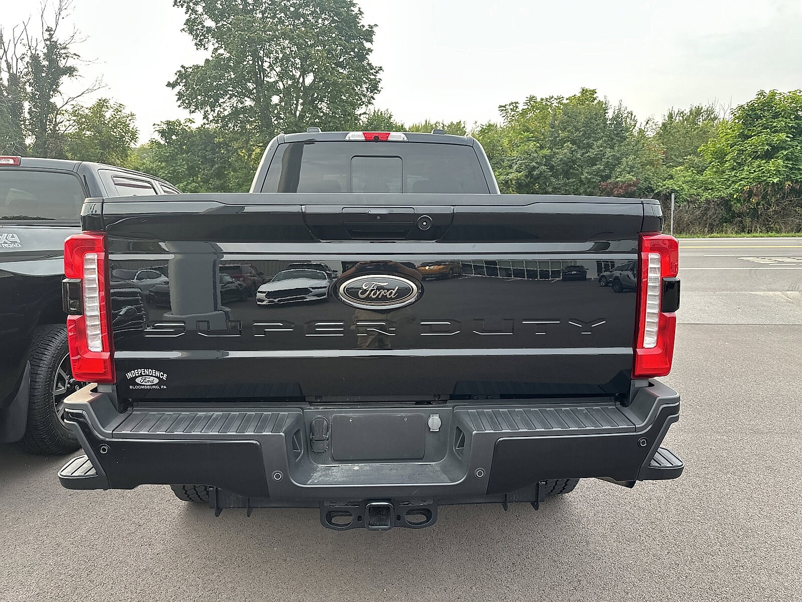 2024 Ford F-250 Lariat photo 2