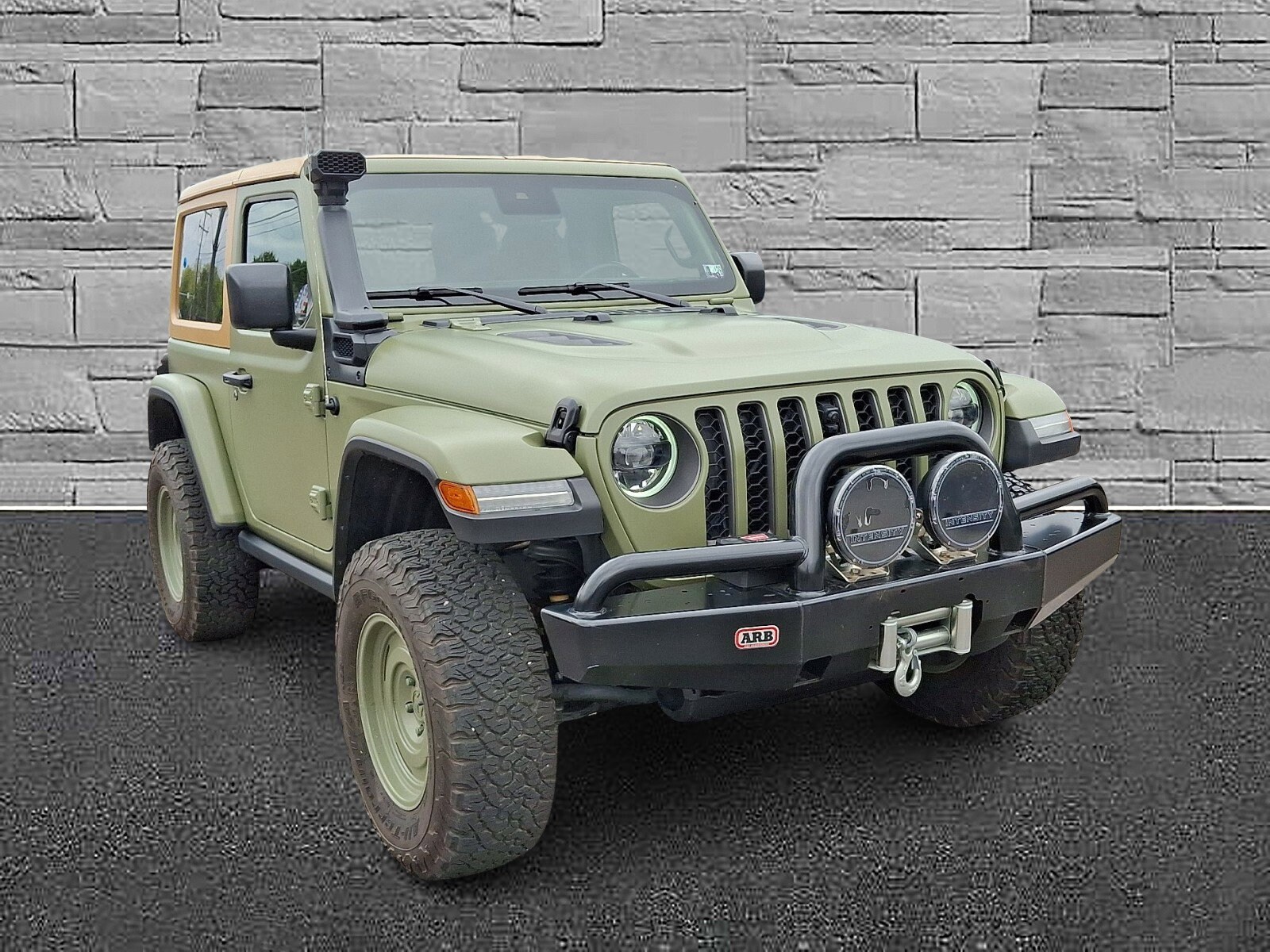 2023 Jeep Wrangler Rubicon photo 2