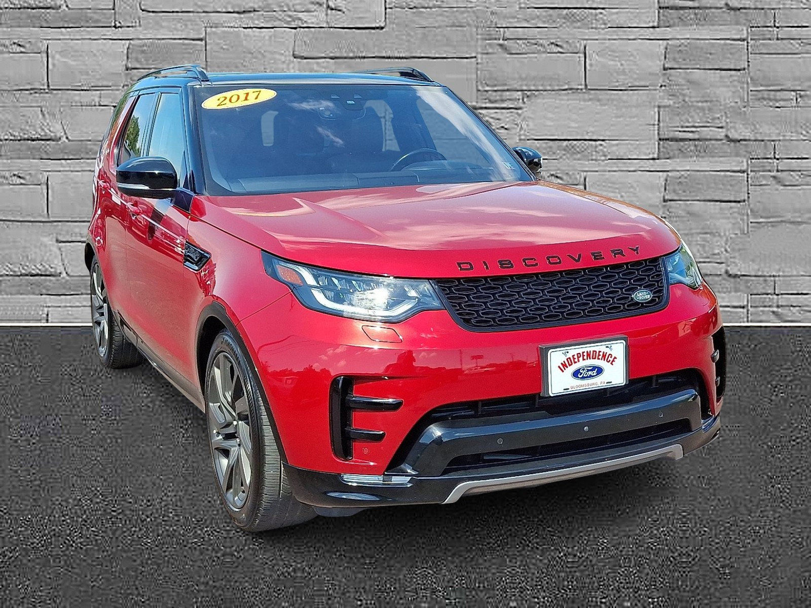 Used 2017 Land Rover Discovery HSE with VIN SALRRBBV7HA042939 for sale in Bloomsburg, PA