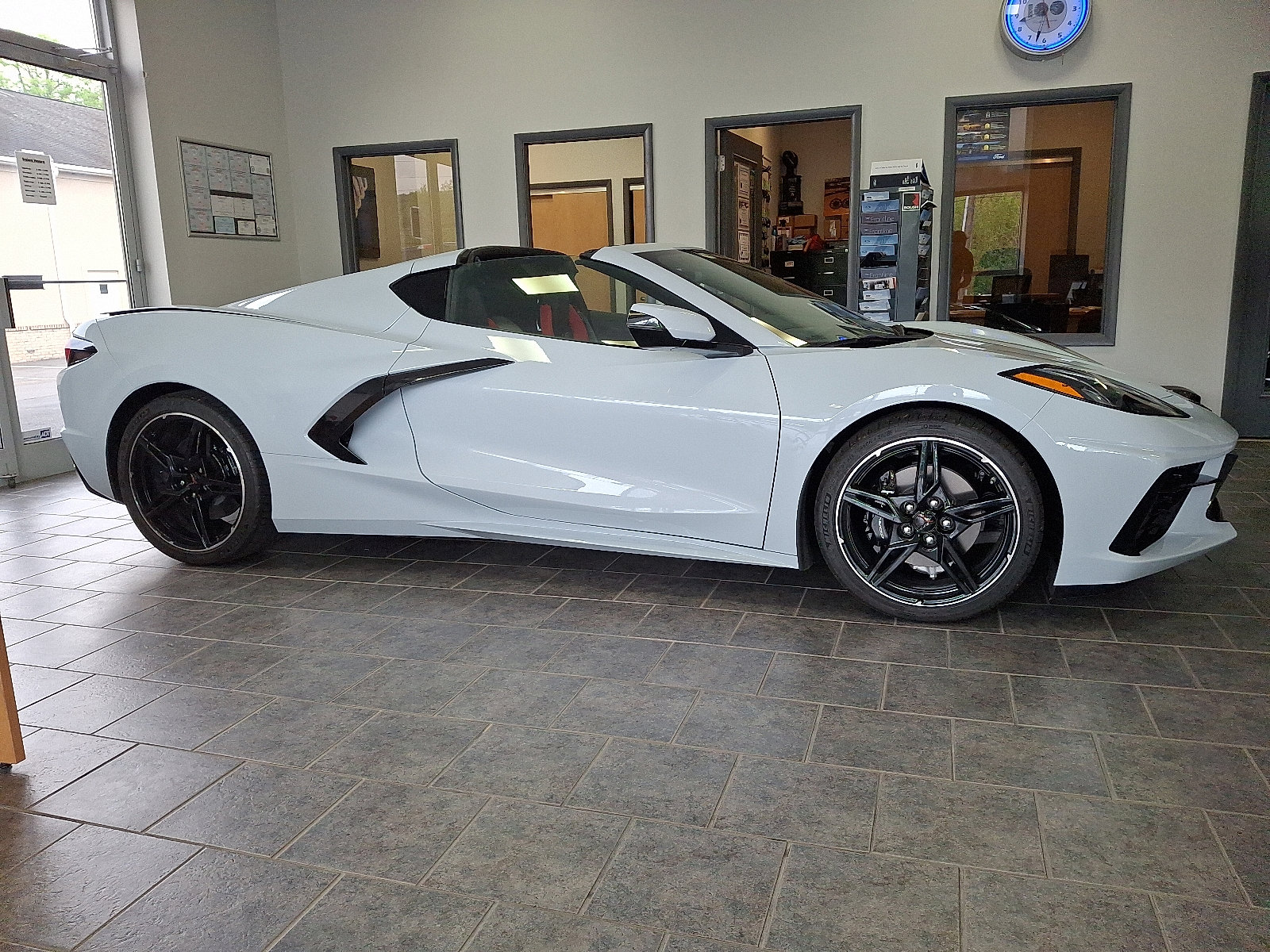 2020 Chevrolet Corvette 2LT - Photo 12