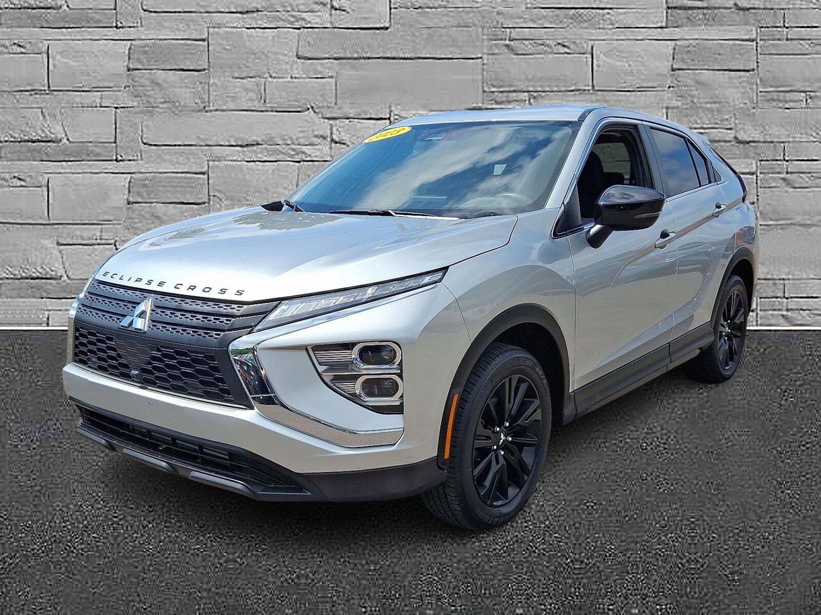 2023 Mitsubishi Eclipse Cross LE photo 4