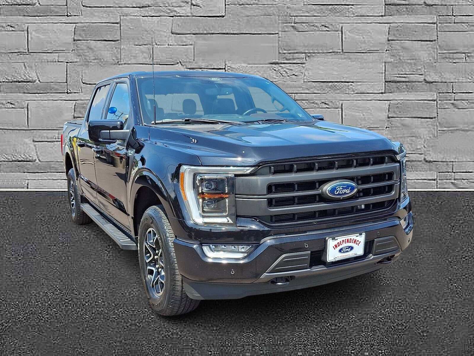 2022 Ford F-150 Lariat photo 2