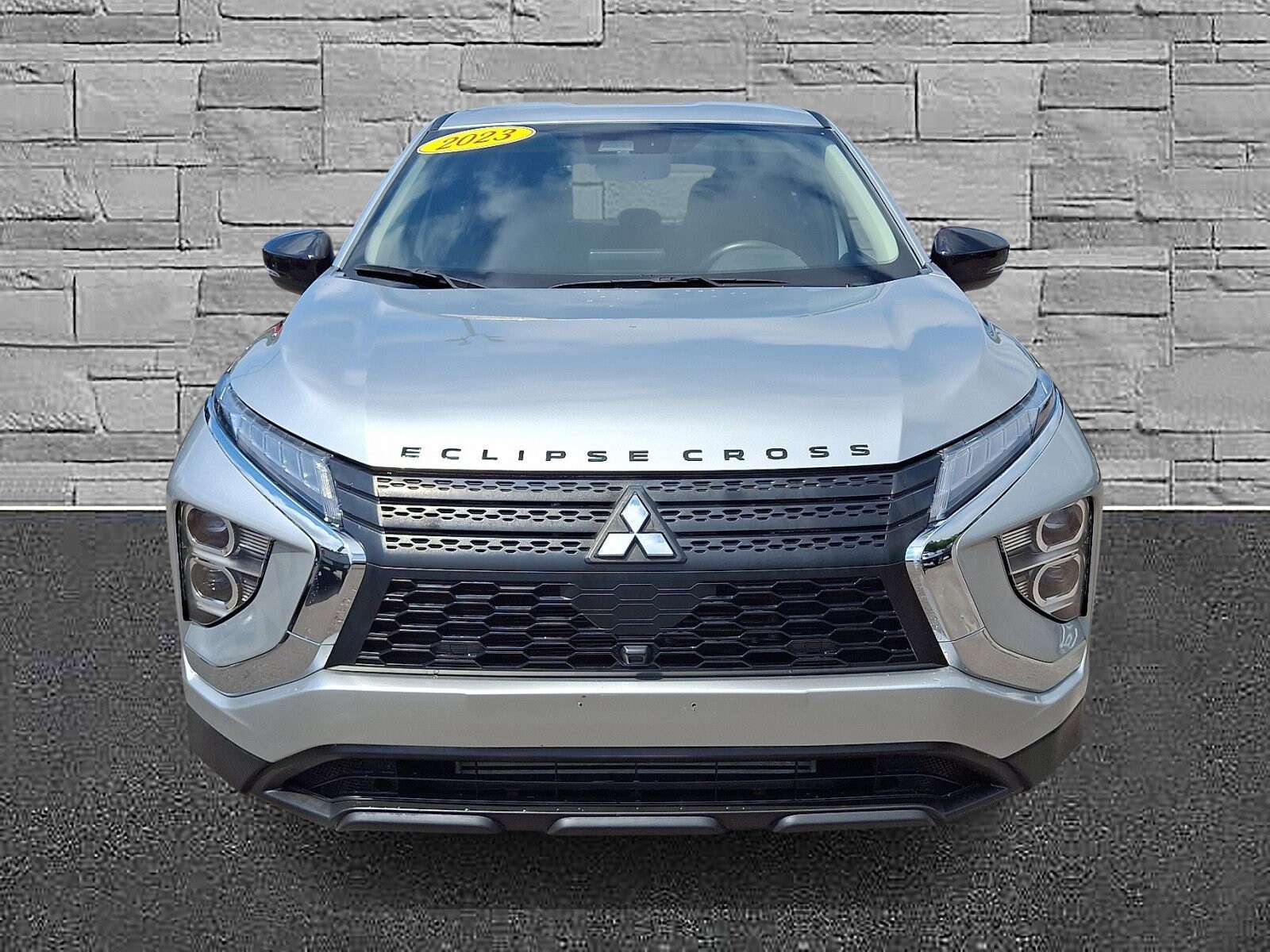 2023 Mitsubishi Eclipse Cross LE photo 3