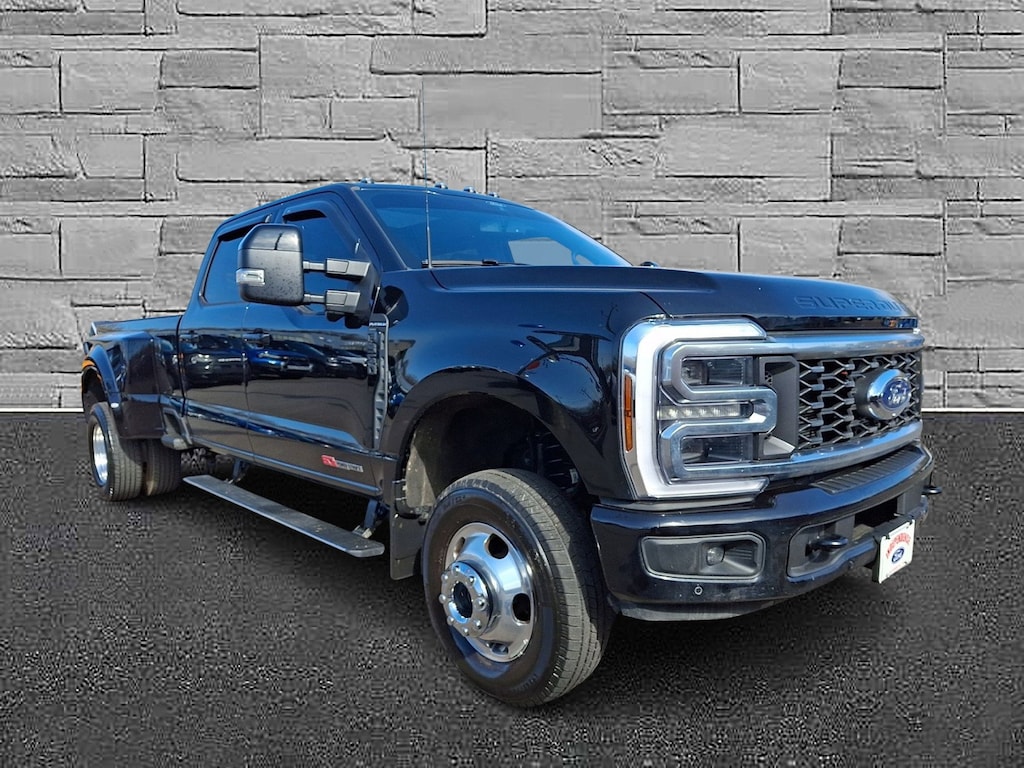 Used 2025 Ford F-350 Platinum Truck Crew Cab