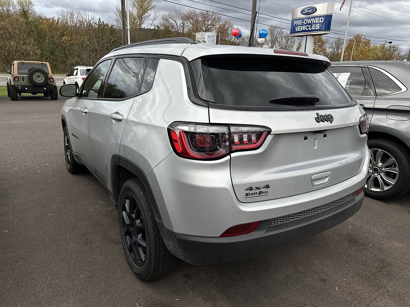 2025 Jeep Compass Latitude photo 2