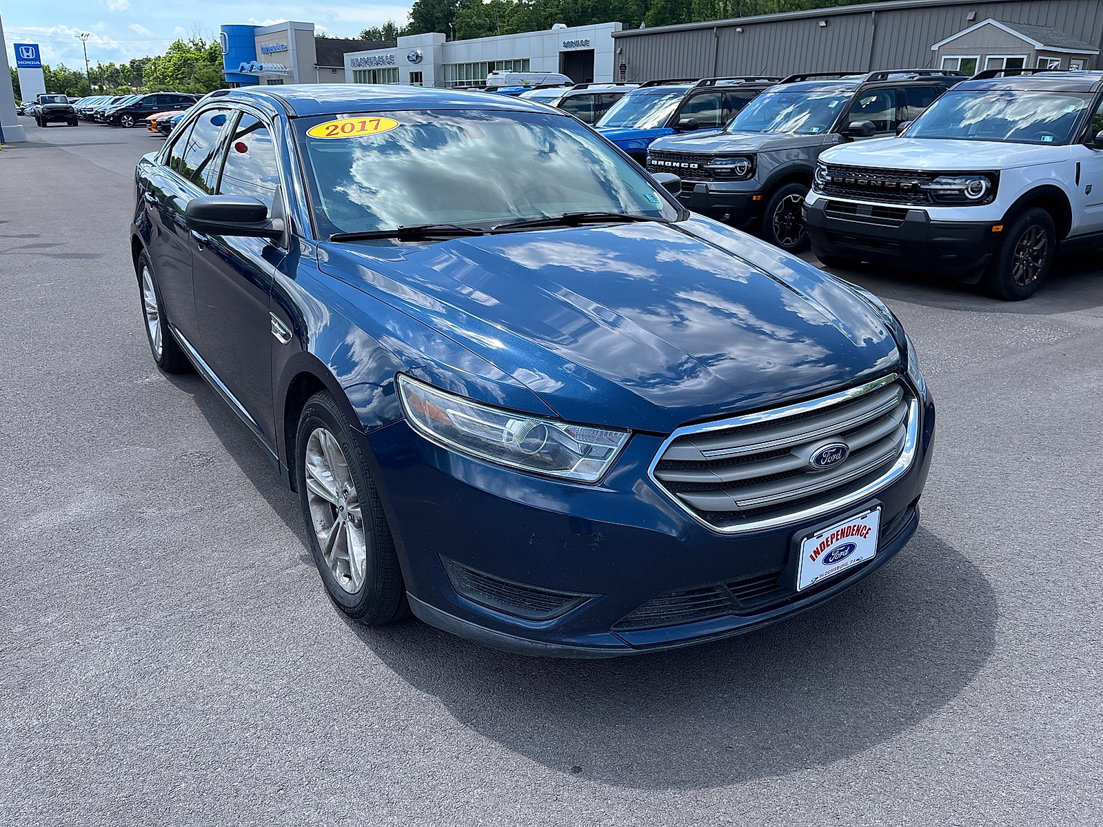 Used 2017 Ford Taurus SE with VIN 1FAHP2D88HG143278 for sale in Bloomsburg, PA