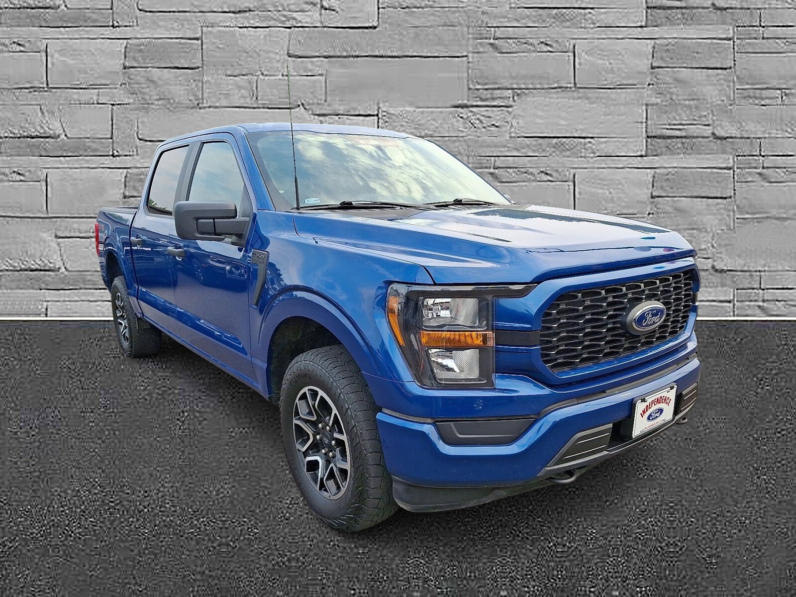 2023 Ford F-150 XL photo 2