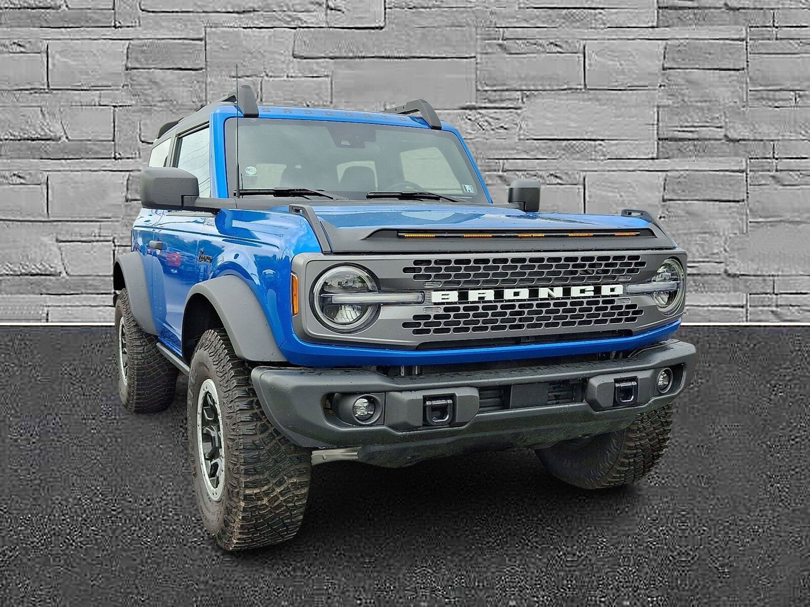 2023 Ford Bronco Badlands photo 2