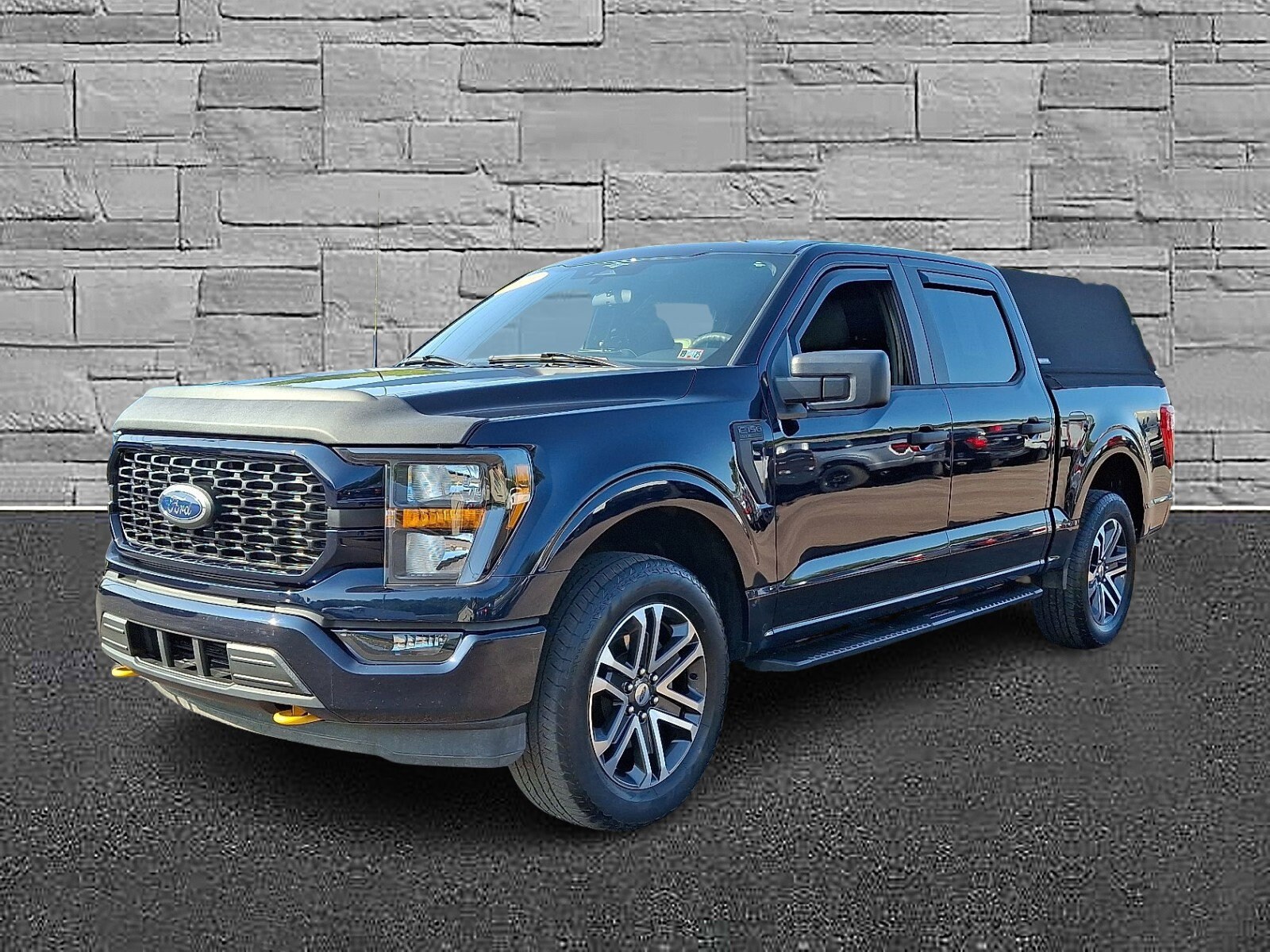 2023 Ford F-150 XL photo 3