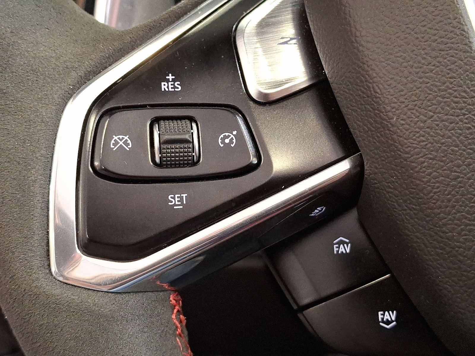 2020 Chevrolet Corvette 2LT - Photo 23