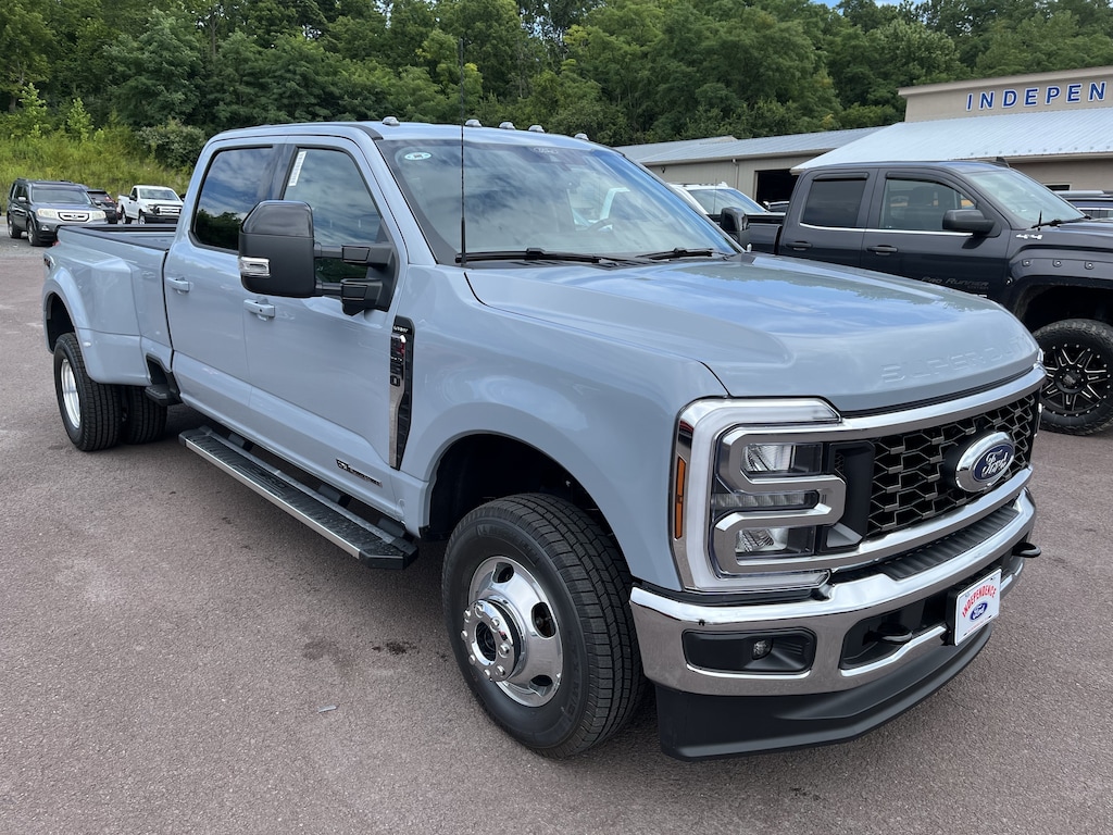 New 2026 Ford Super Duty F-350® Lariat® TRUCK