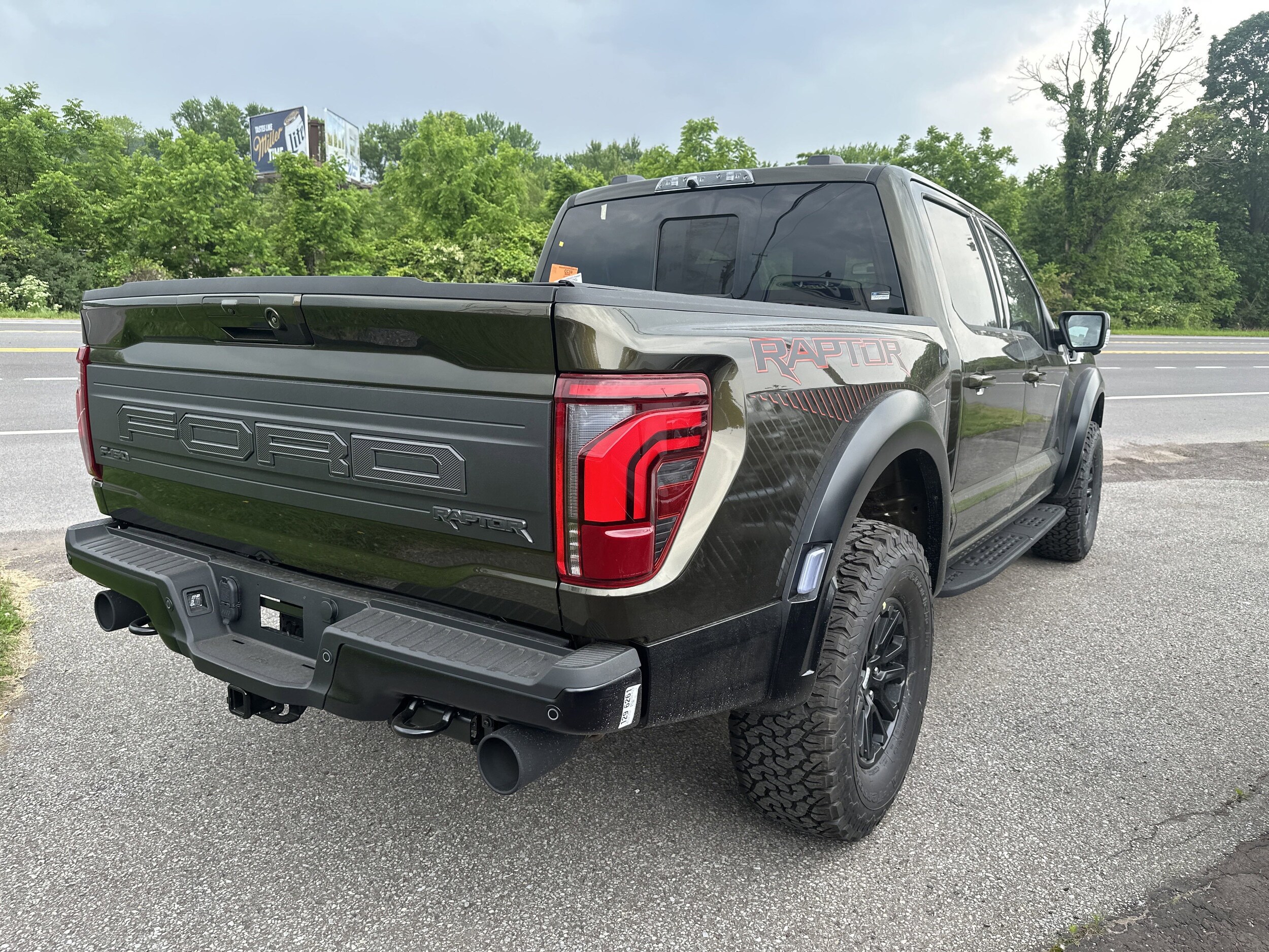2025 Ford F-150 Raptor photo 2
