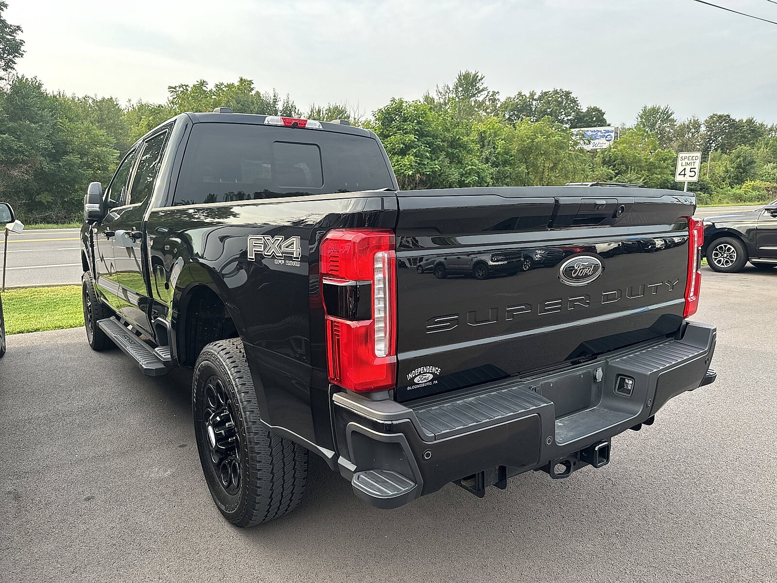 2024 Ford F-250 Lariat photo 3