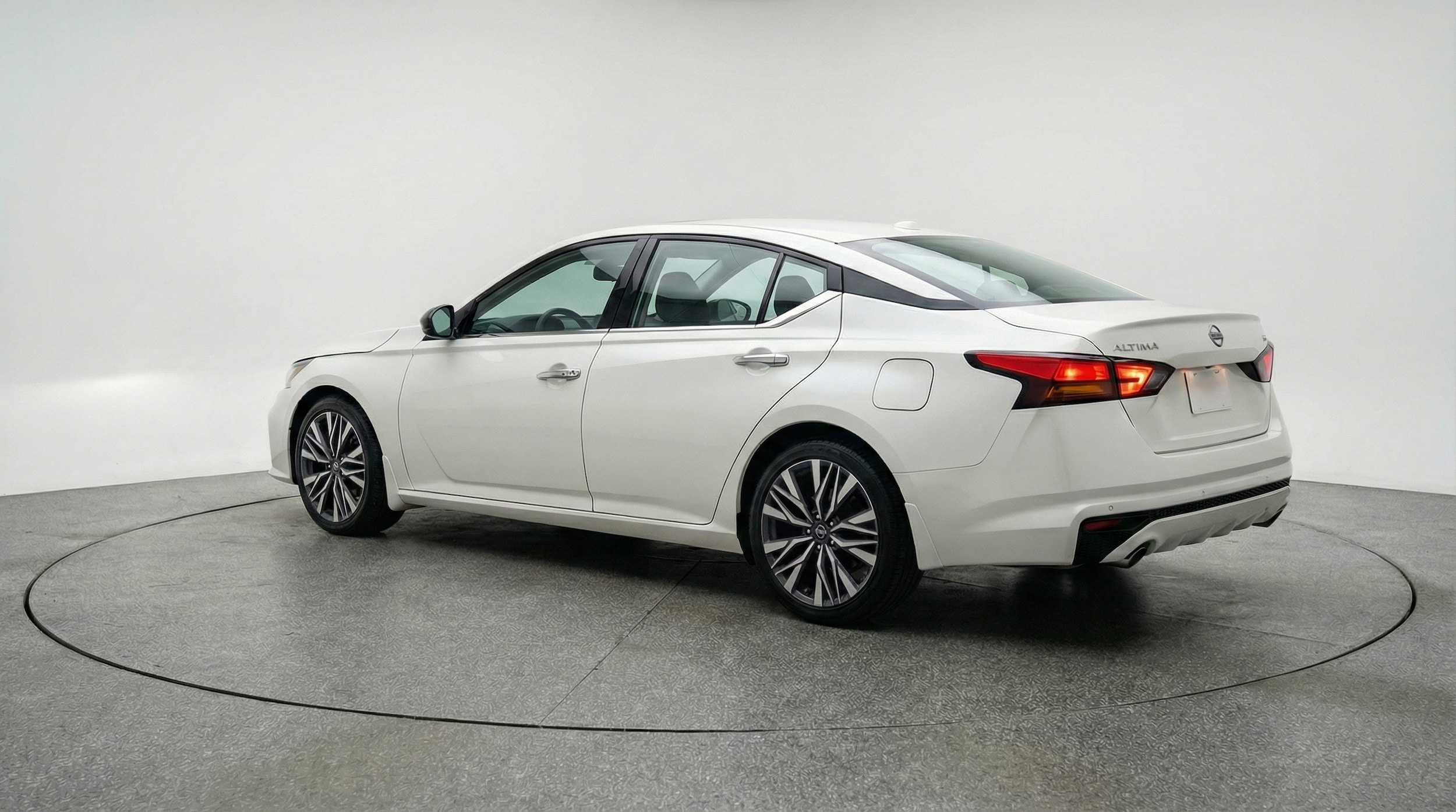 Thumbnail: 2025 Nissan Altima - 5