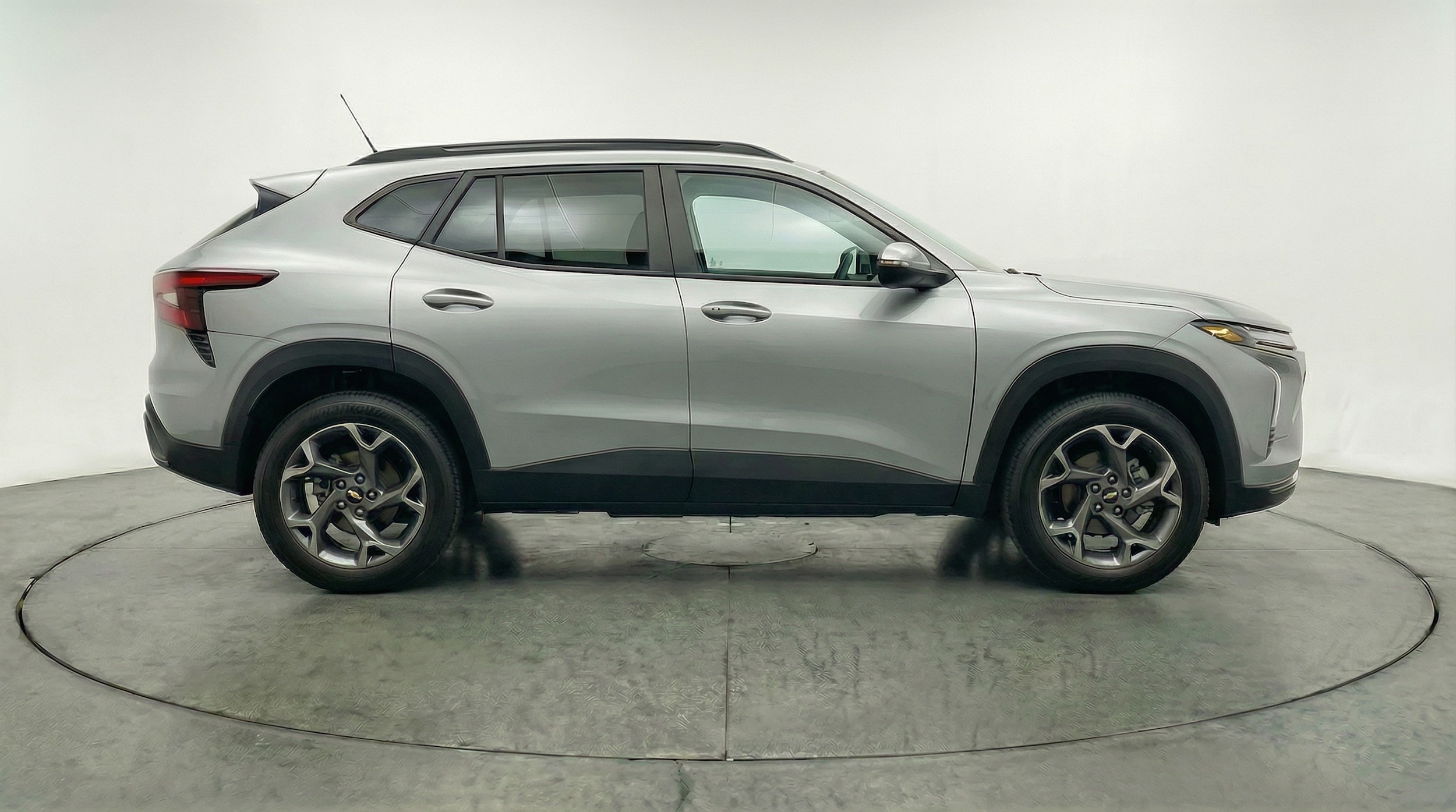 Thumbnail: 2025 Chevrolet Trax - 8