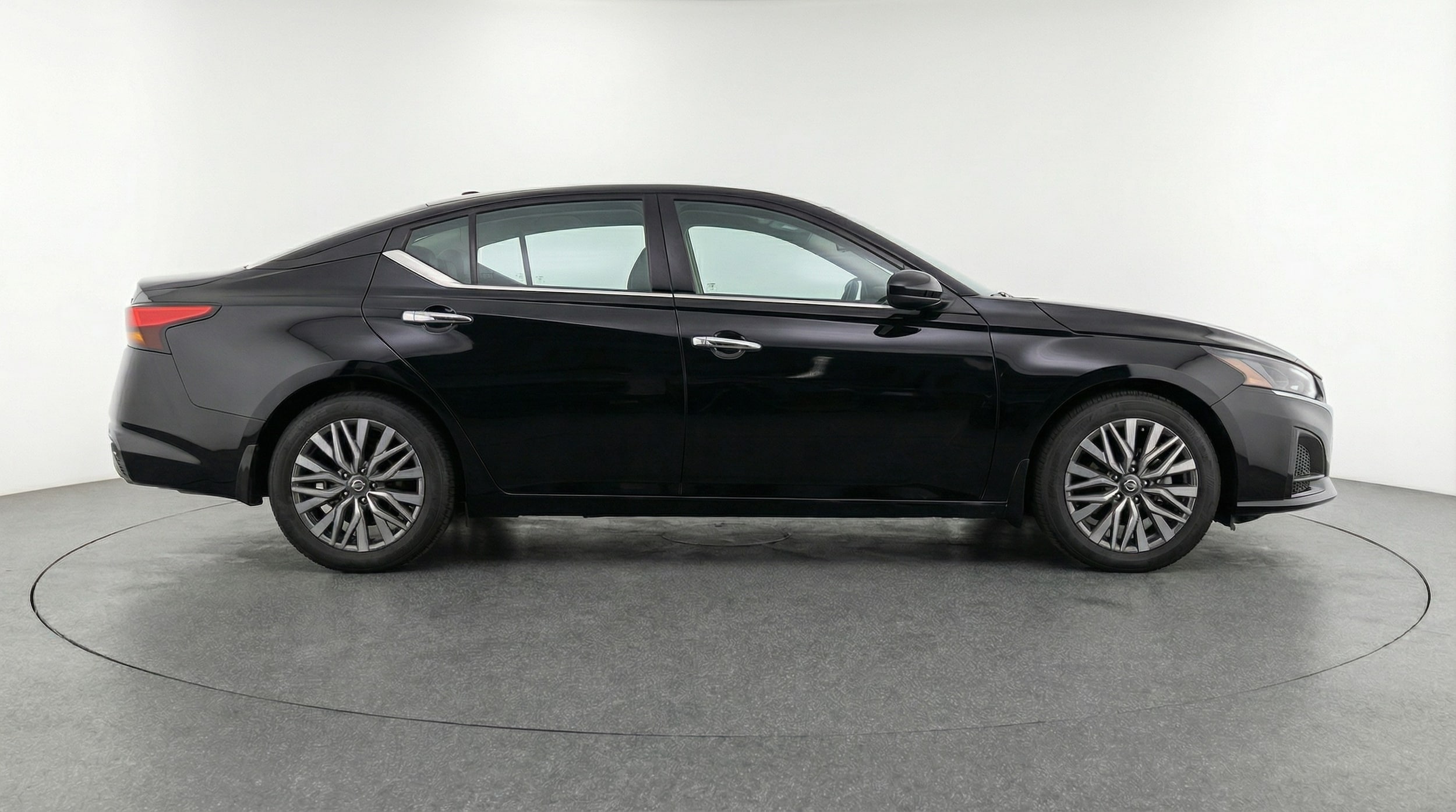 Thumbnail: 2025 Nissan Altima - 8