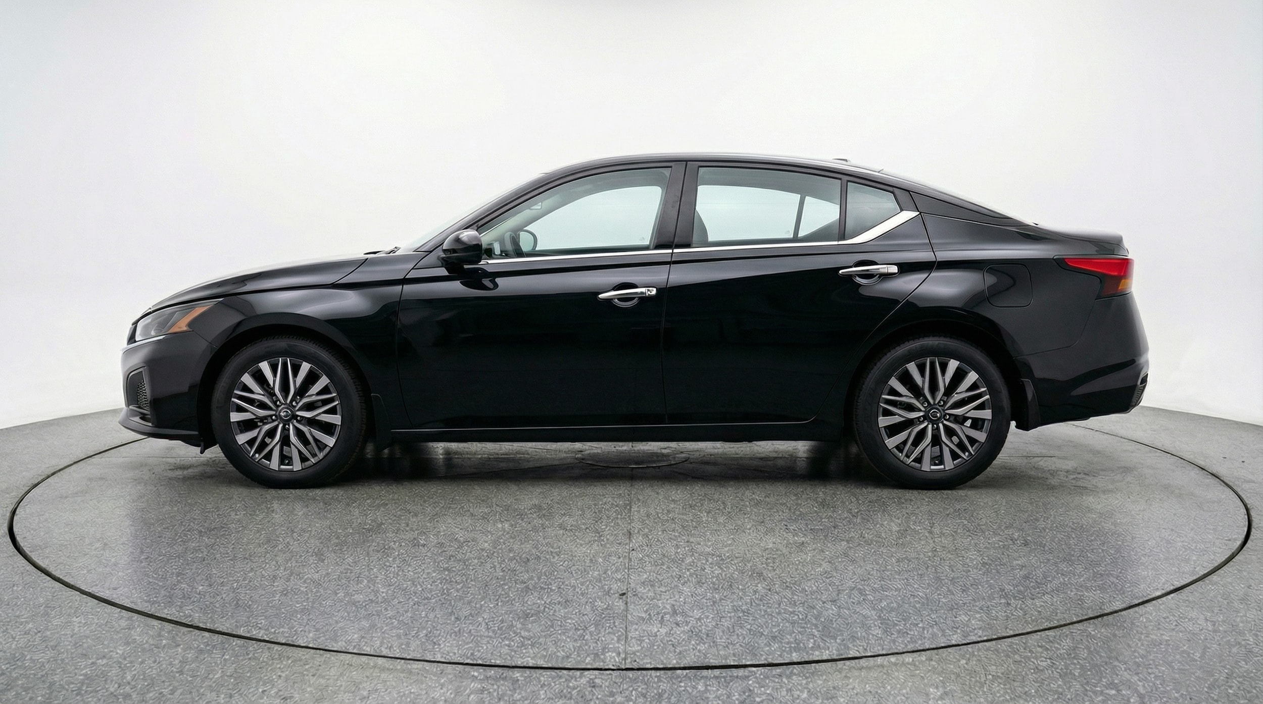 Thumbnail: 2025 Nissan Altima - 4