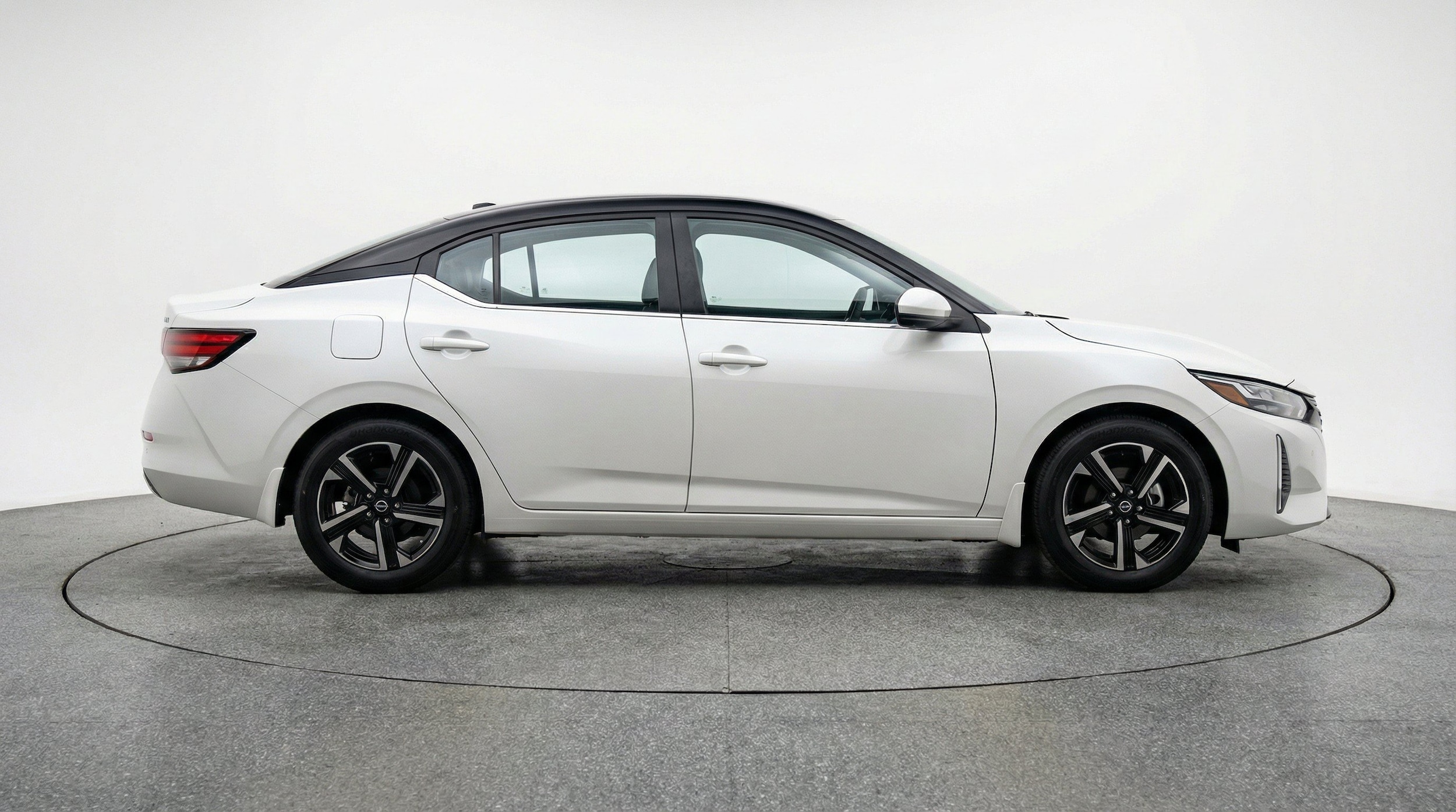 Thumbnail: 2025 Nissan Sentra - 10